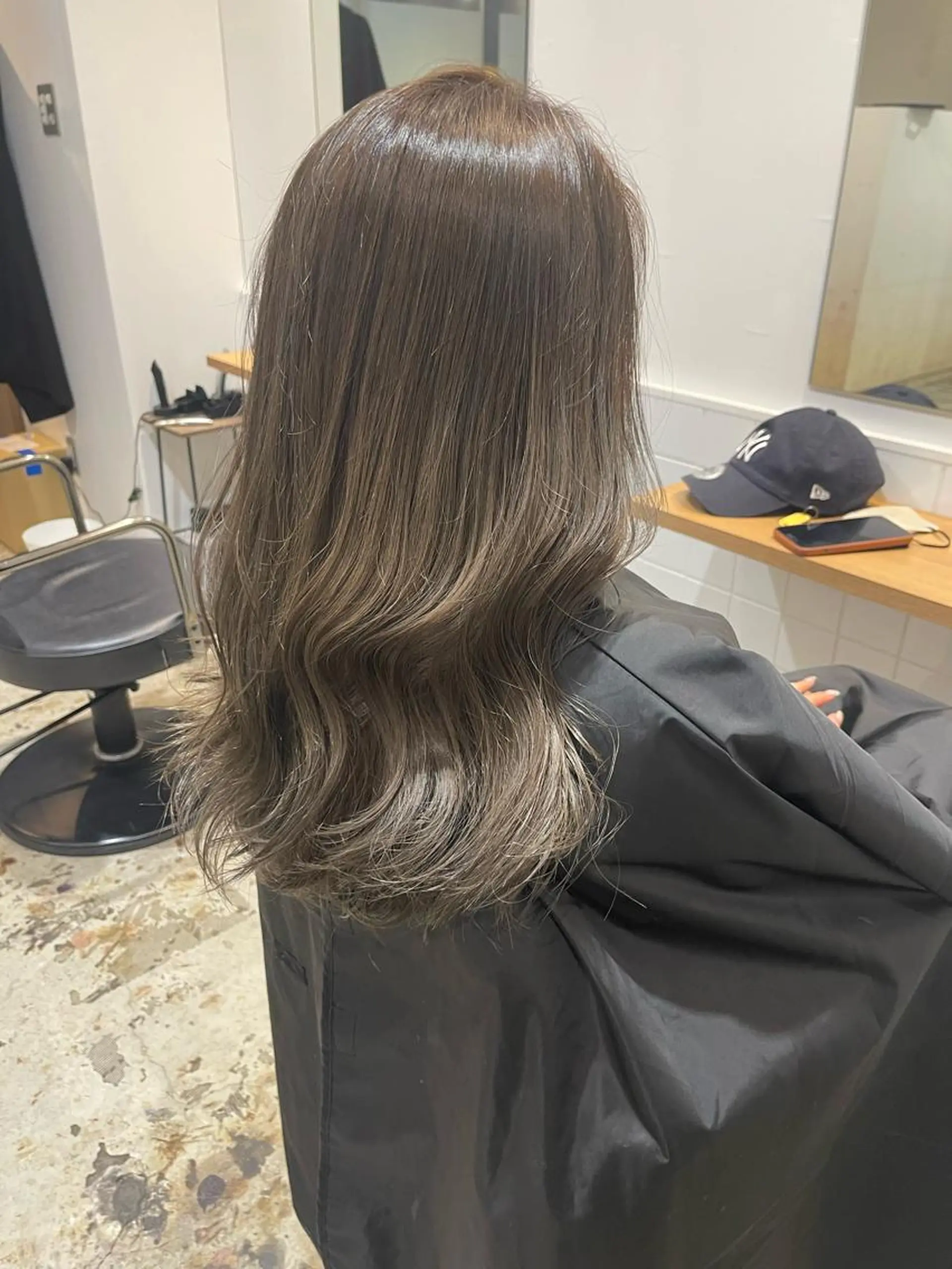 セミロング カラー ベージュカラー ミルクティーベージュ カット ヘアカラー トリートメント 悩みを解決💫似合せ RENのヘアスタイル