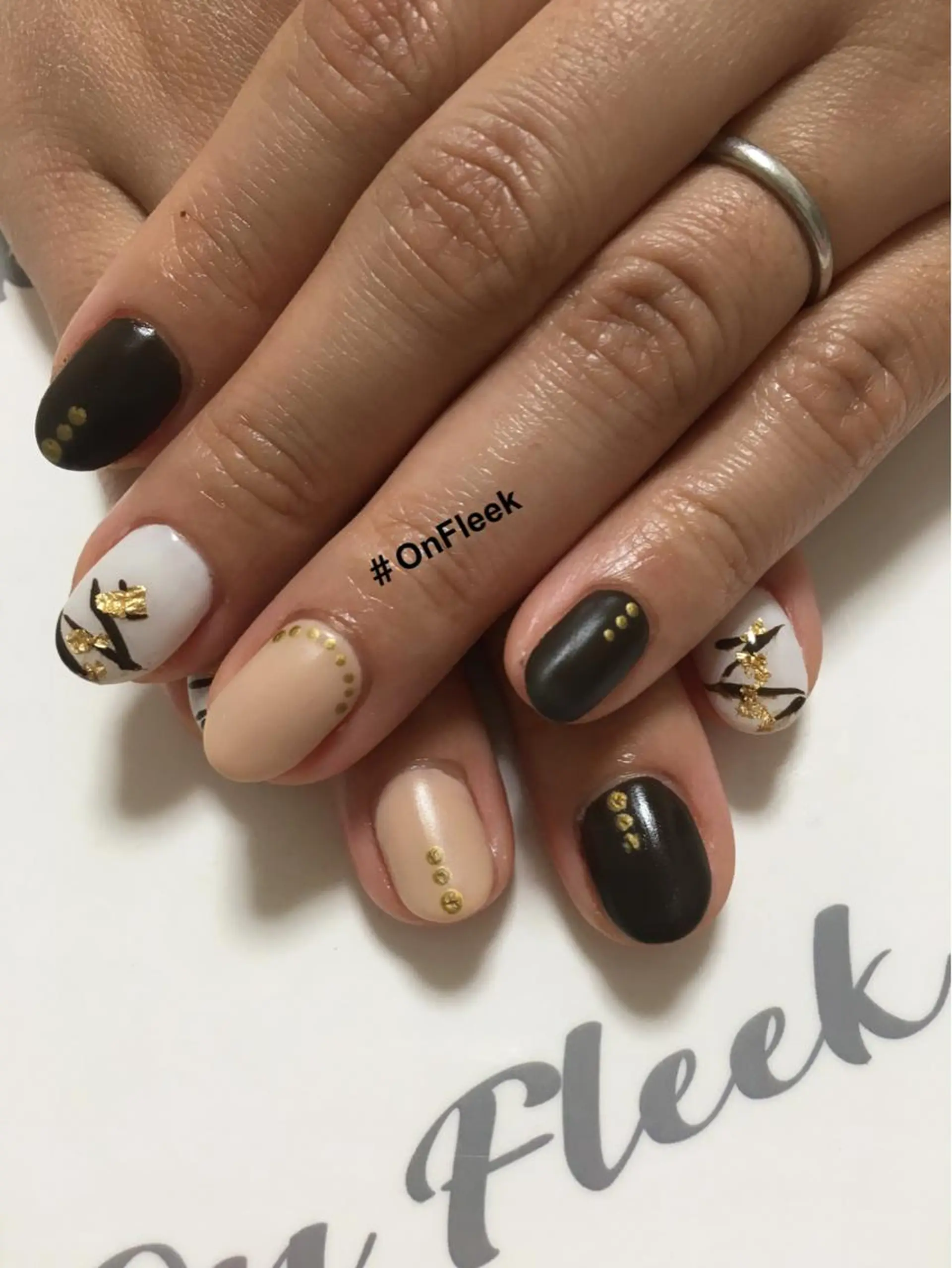 ネイル バレンタイン ハンドネイル NailSalon ＃OnFleekのネイルデザイン