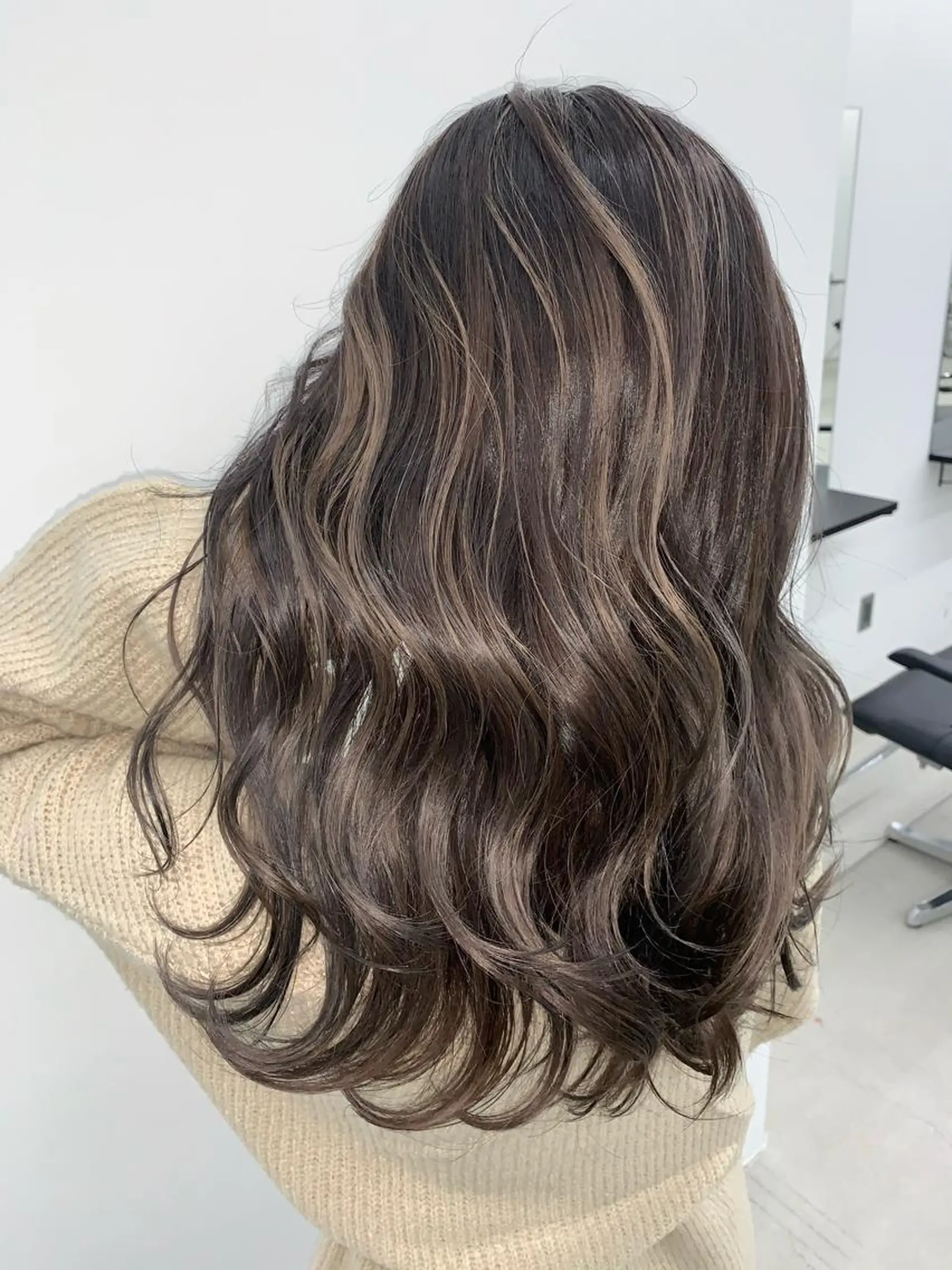カラー バレイヤージュ 中川 来紀のヘアスタイル