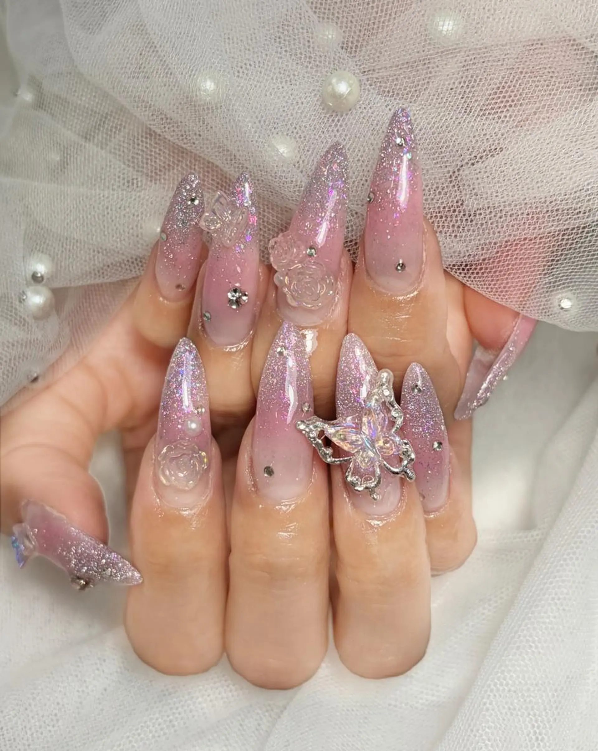 ロング カラー ベージュカラー グラデーションカラー ピンクカラー 韓国風ヘア ハンドネイル Bling Salonのネイルデザイン