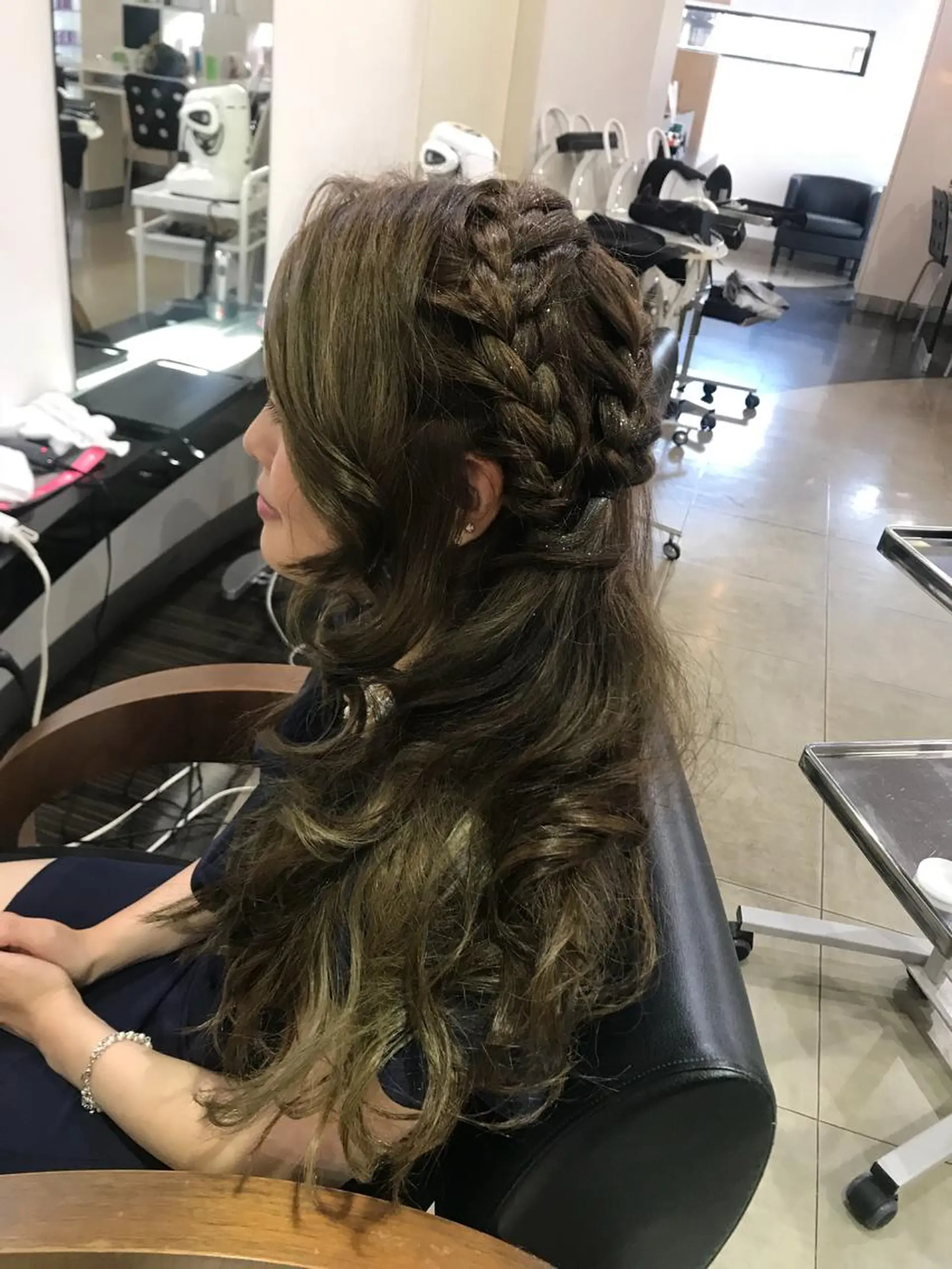 ロング ヘアアレンジ 烏山 達也のヘアスタイル