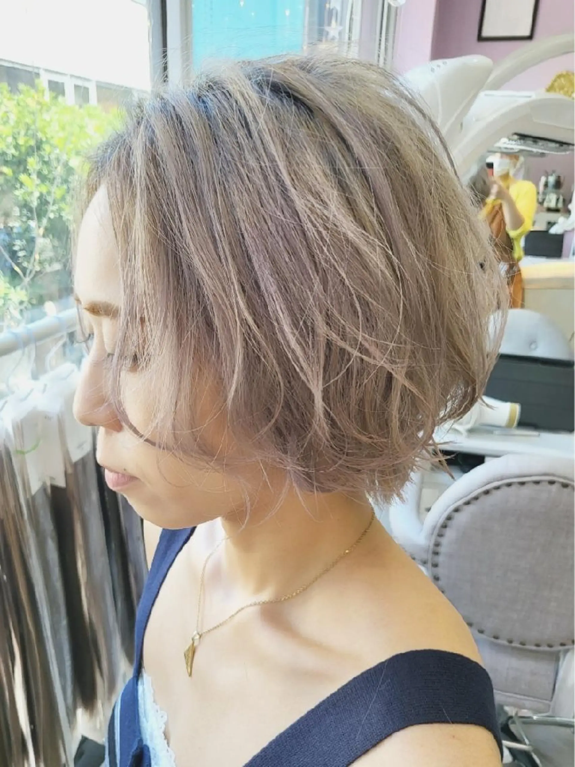 ショート カラー ヘアアレンジ ベージュカラー シルバー シルバーベージュ ナカシマ  アユミのヘアスタイル
