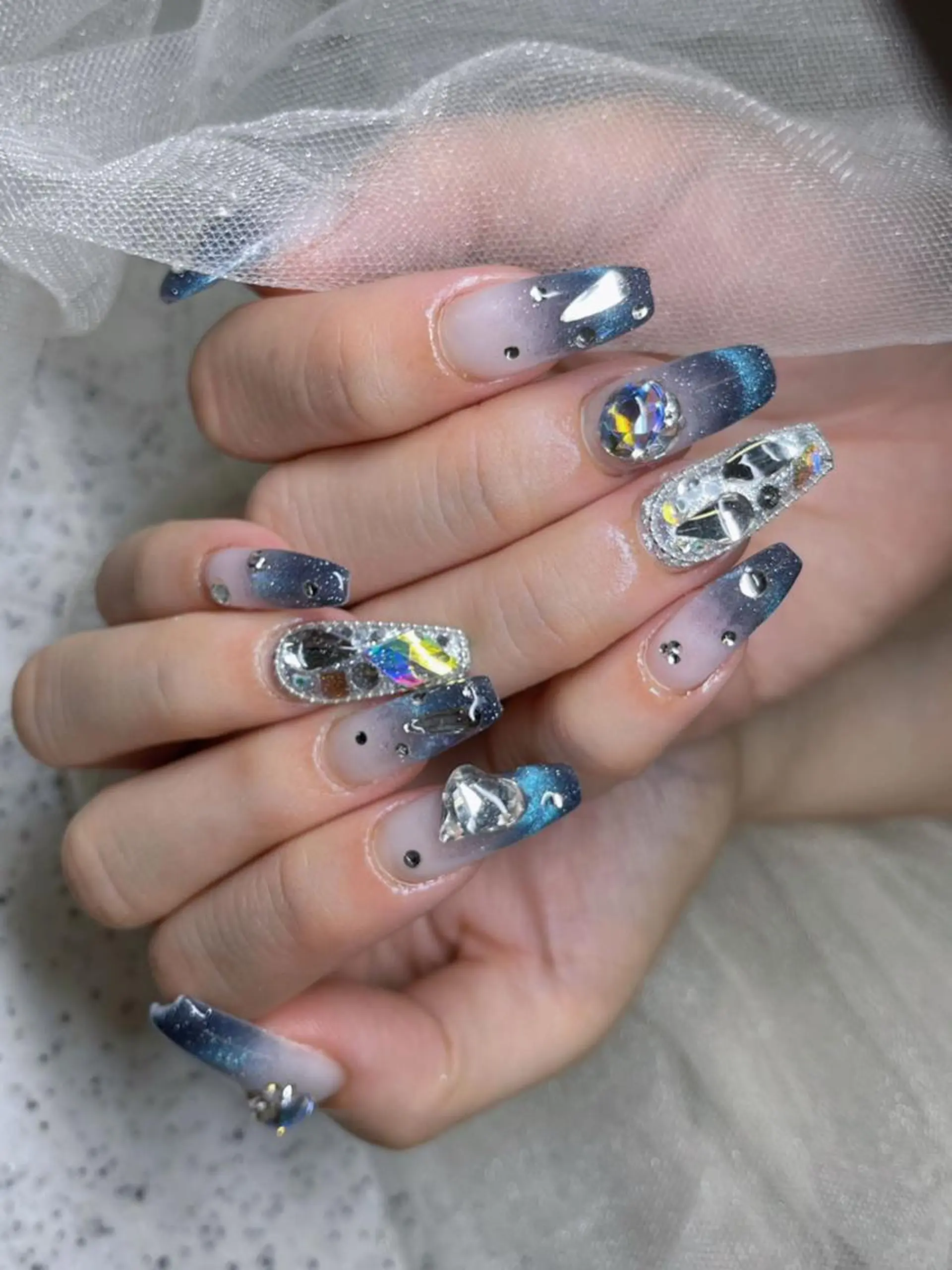 ネイル ハンドネイル Queens テイのネイルデザイン