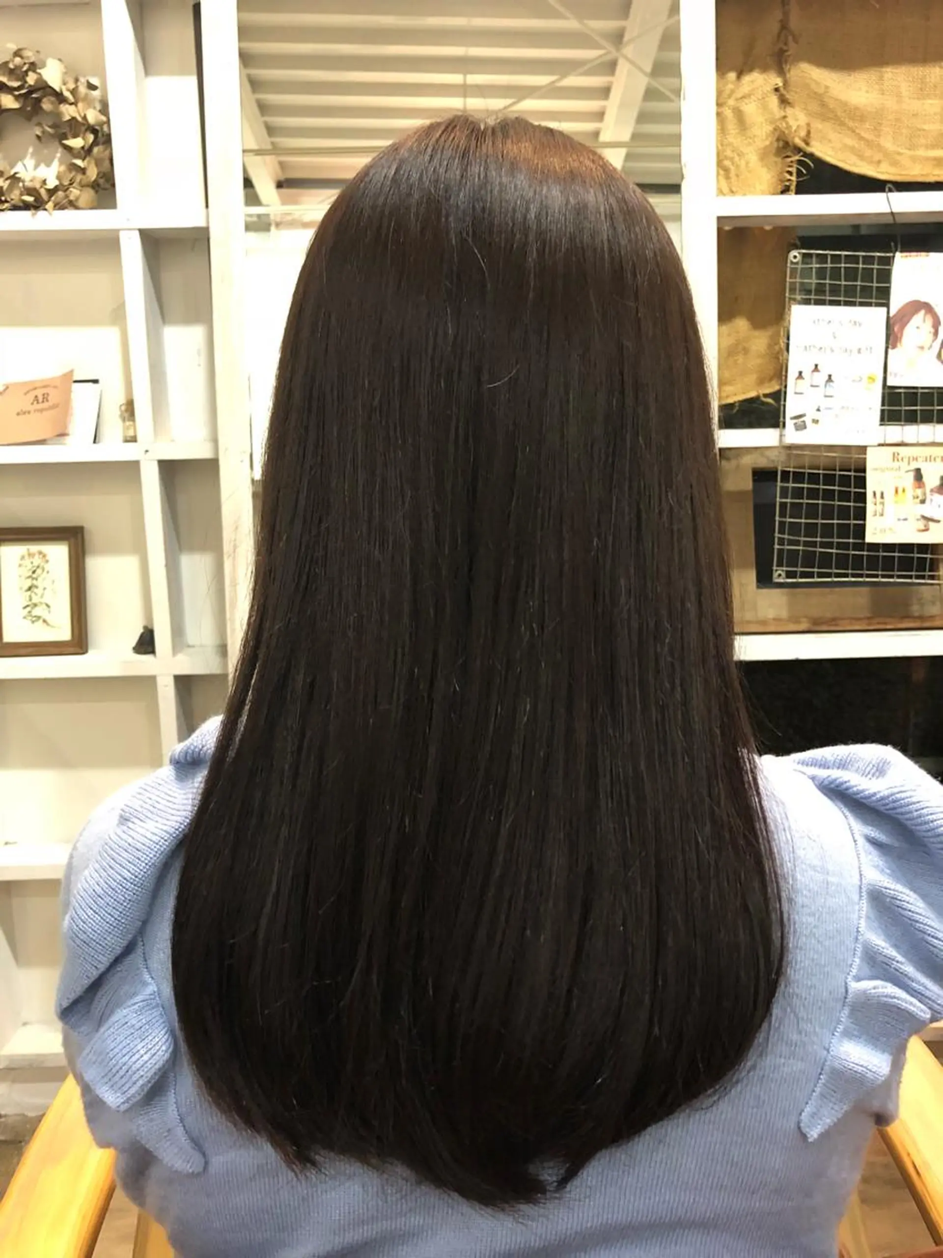 ロング カラー アッシュ ベージュカラー 佐伯 真奈のヘアスタイル