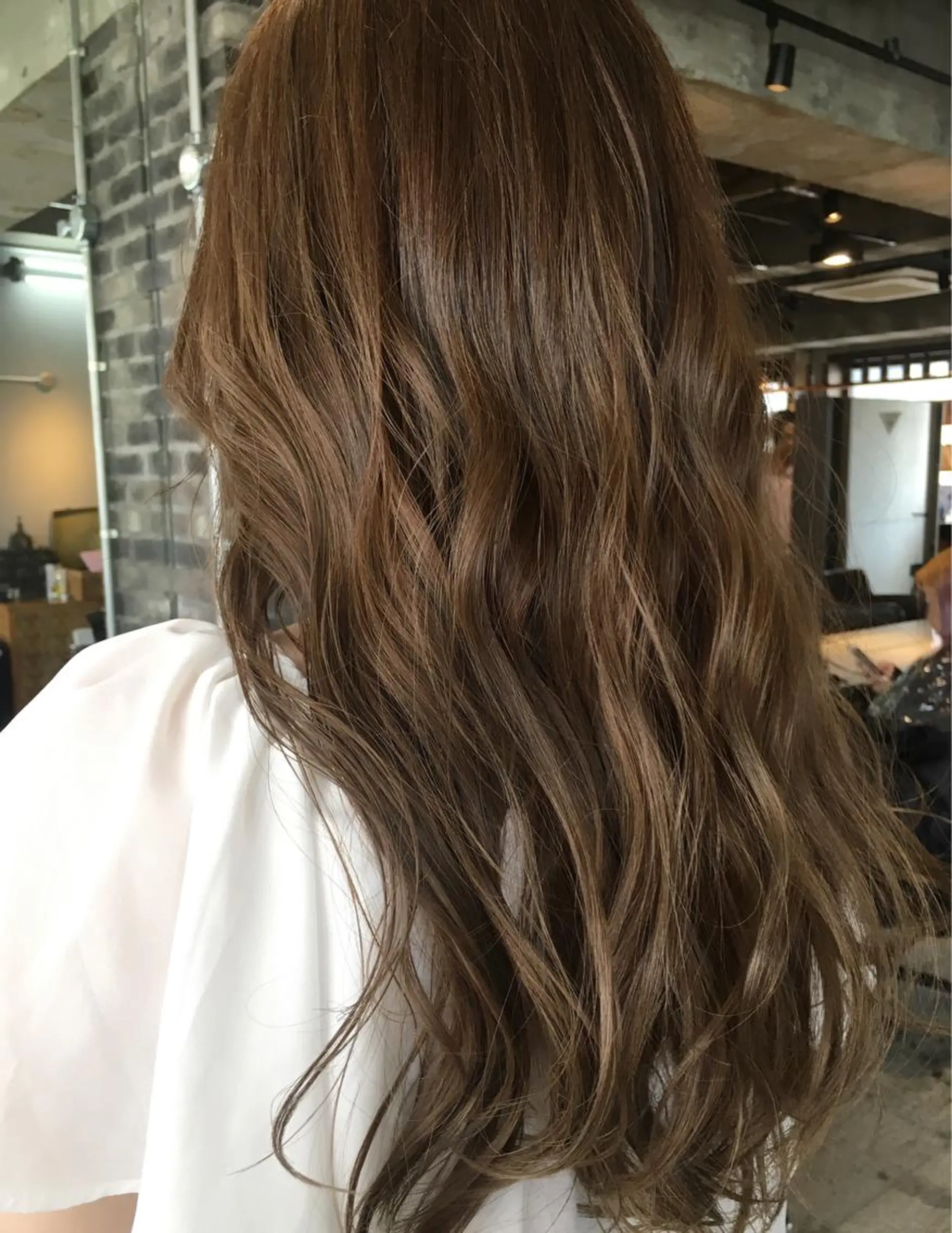 ロング カラー ベージュカラー ハイライトカラー ミルクティーベージュ ハイライト ヘアカラー トリートメント 代表 中島貴志のヘアスタイル