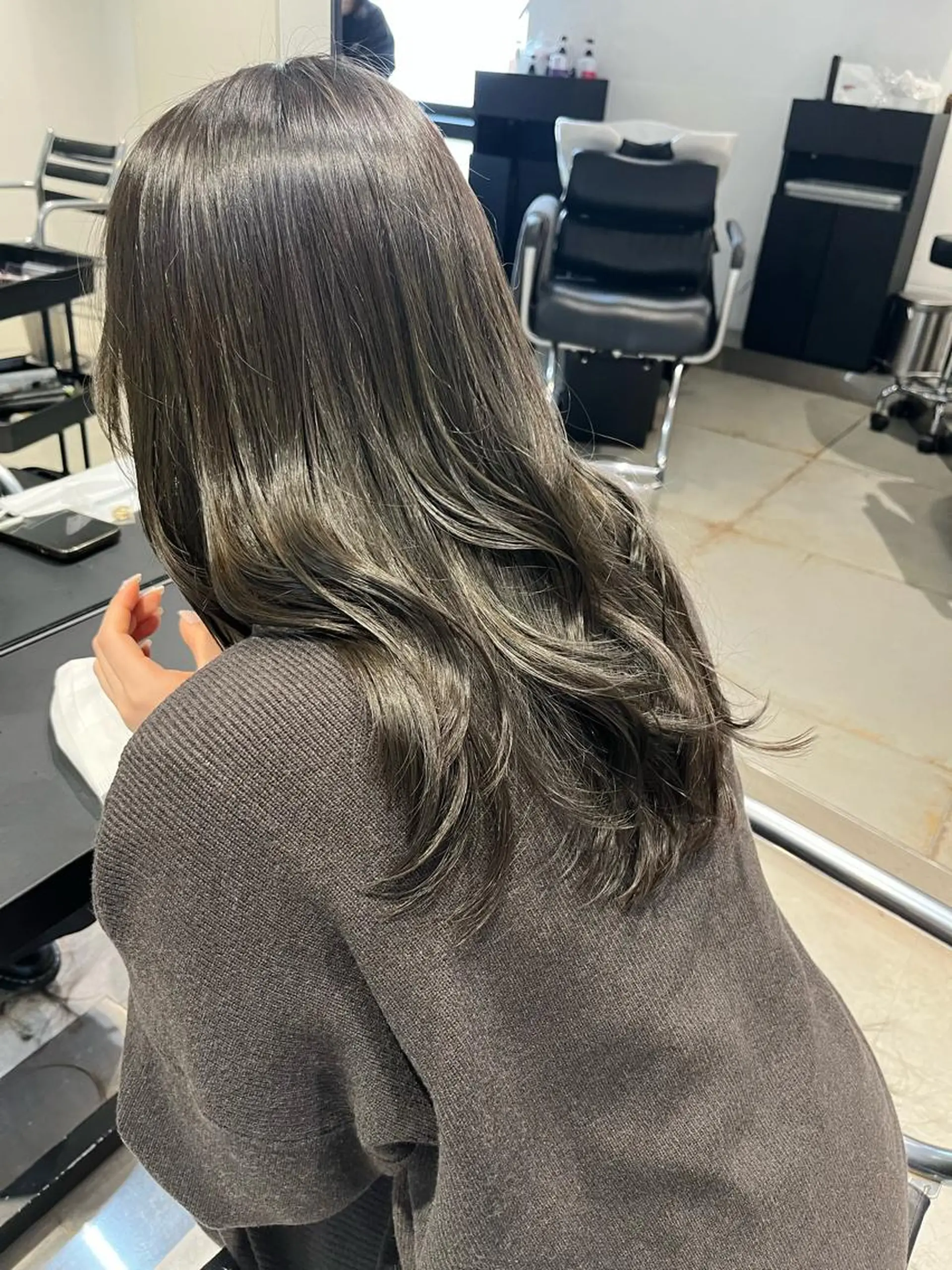 ロング カラー パーマ ヘアアレンジ カット ヘアカラー トリートメント 透明感/オリーブ/ グレージュ/YUKAのヘアスタイル