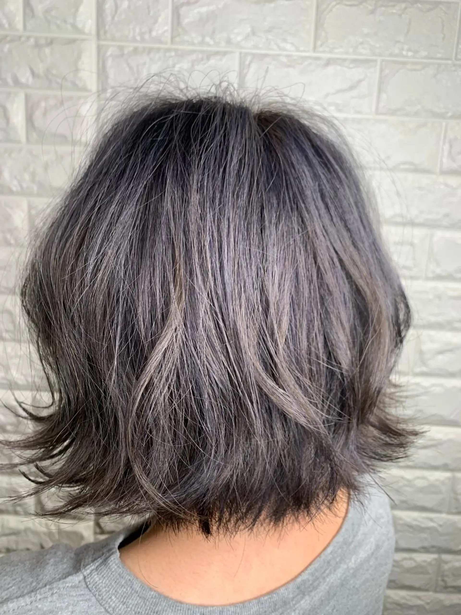 ミディアム カラー ヘアアレンジ グレージュ ボブ 外ハネヘア ヘアカラー トリートメント ヘッドスパ Lee東三国 店長 谷辻誠志のヘアスタイル