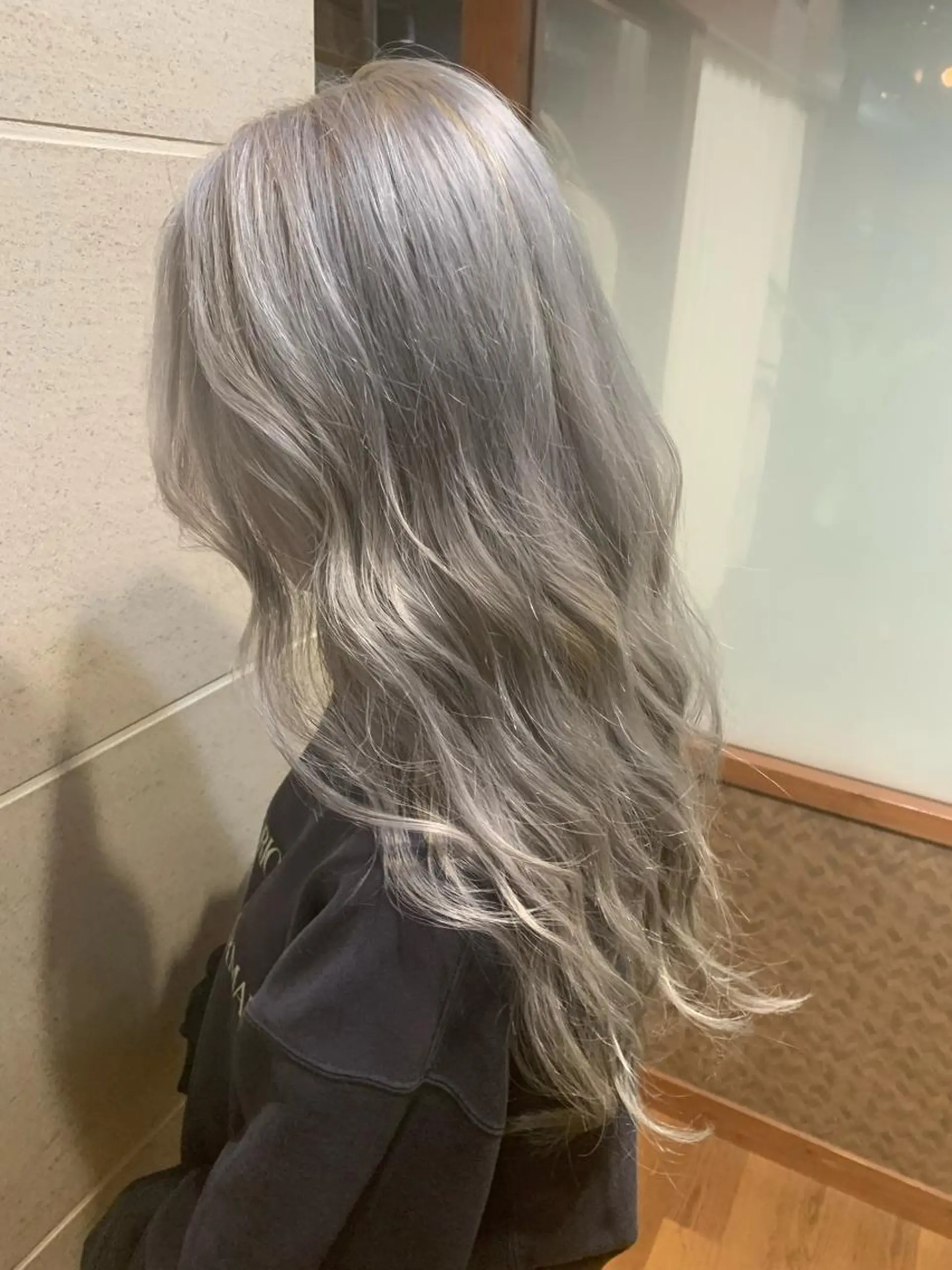 セミロング カラー ブリーチ ヘアカラー トリートメント カラーなら川嶋宏旭✨ salonLEPIAのヘアスタイル