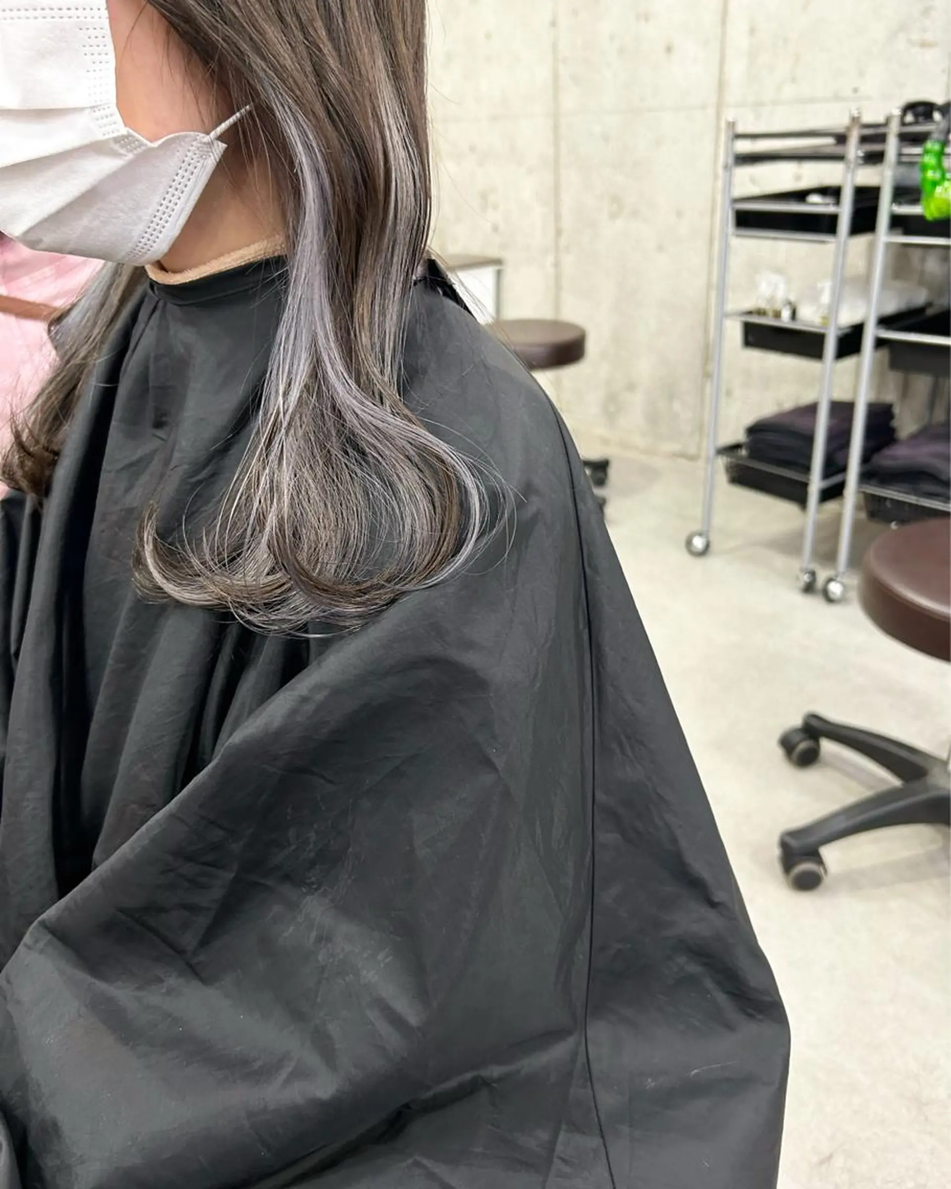 セミロング カラー なかの たくみのヘアスタイル