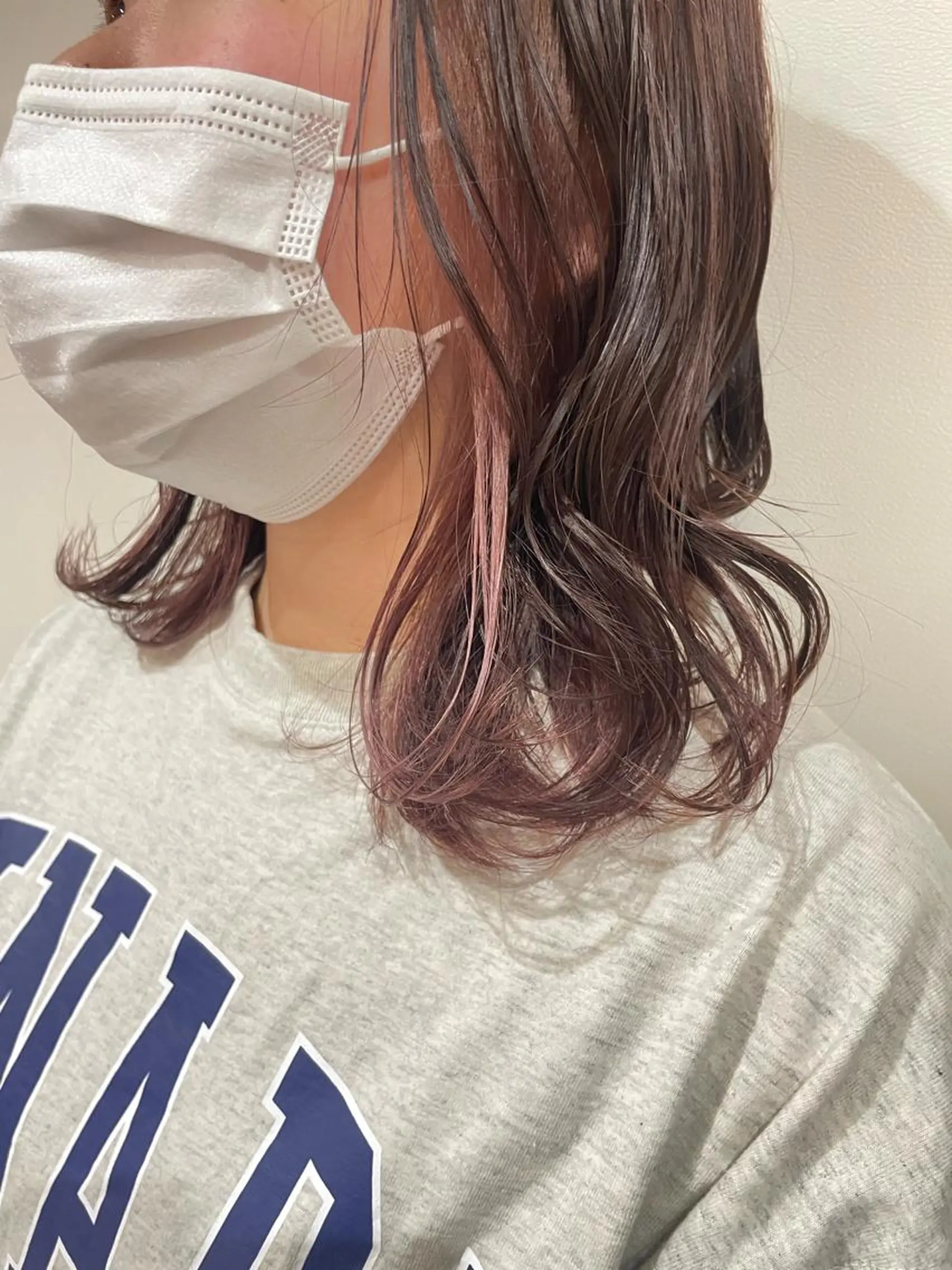 ミディアム カラー ベージュカラー ブリーチ ピンクカラー ホワイトベージュ ボブレイヤー／ 今城愛友花のヘアスタイル