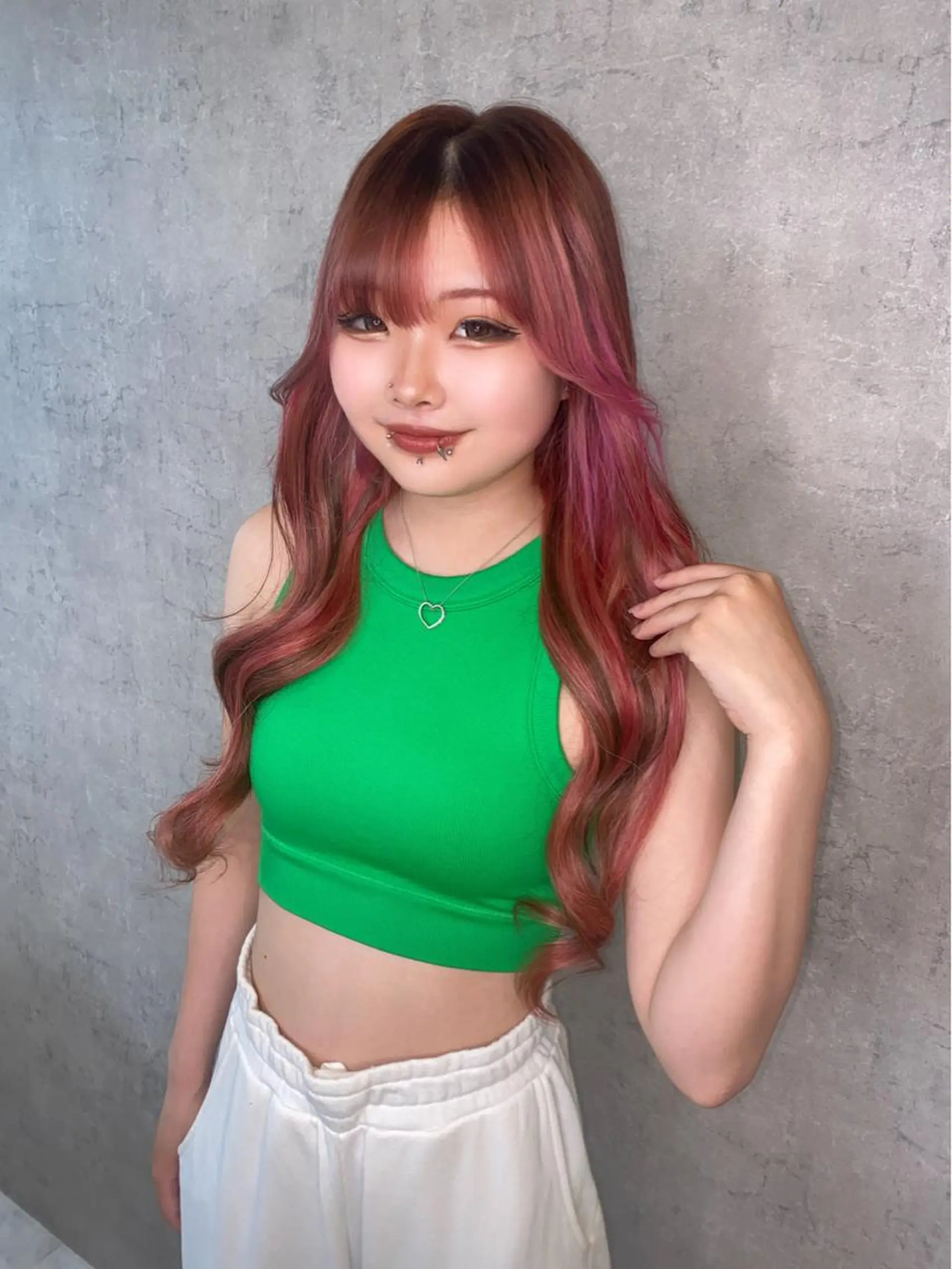 ロング カラー シールエクステ アッシュ ミストバング 透明感カラー イヤリングカラー 【GRIZZ】グリス所属・エクステサロン GRIZZのヘアスタイル