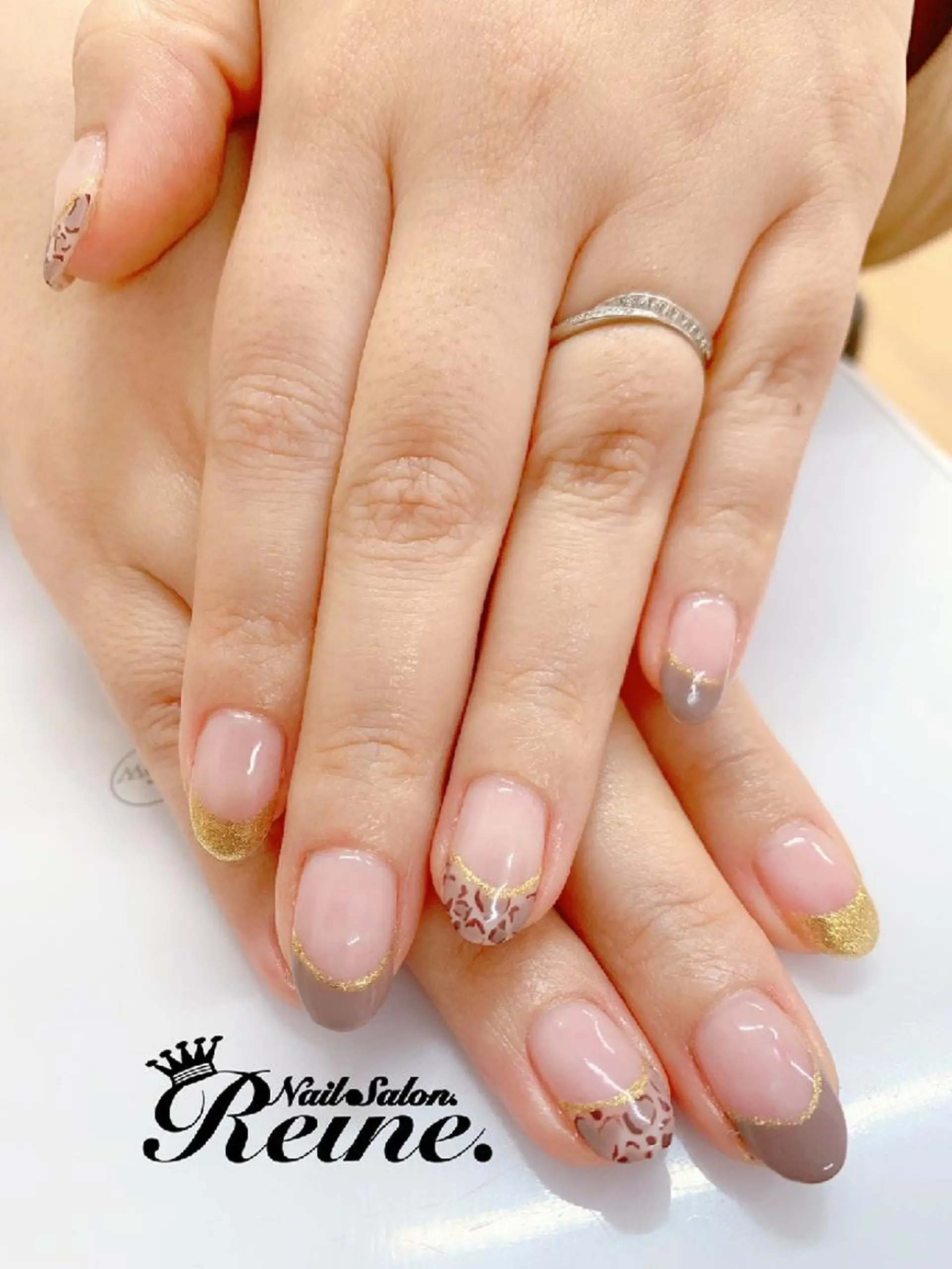 ネイル フレンチネイル ゴールド Nailsalon Reine所属・玉栄 伶奈のネイルデザイン