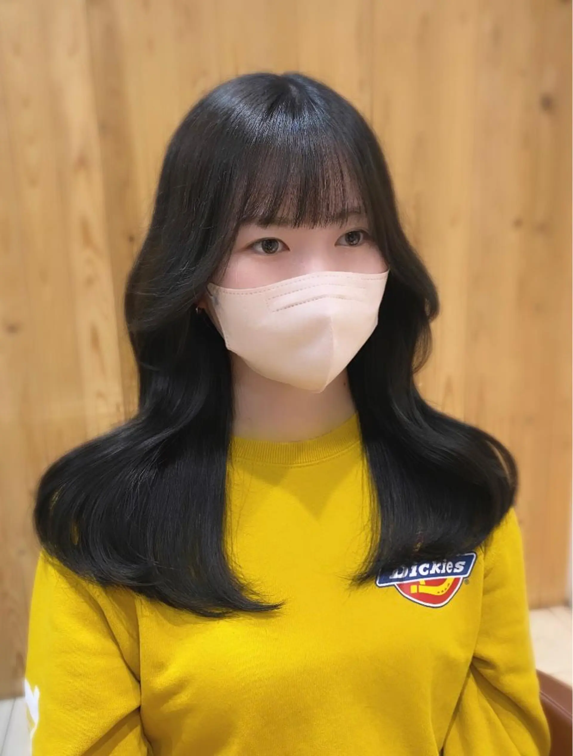 セミロング カラー 黒髪 ブルーカラー ブルーブラック くびれヘア YUZU🎀顔まわり ×レイヤーカットのヘアスタイル