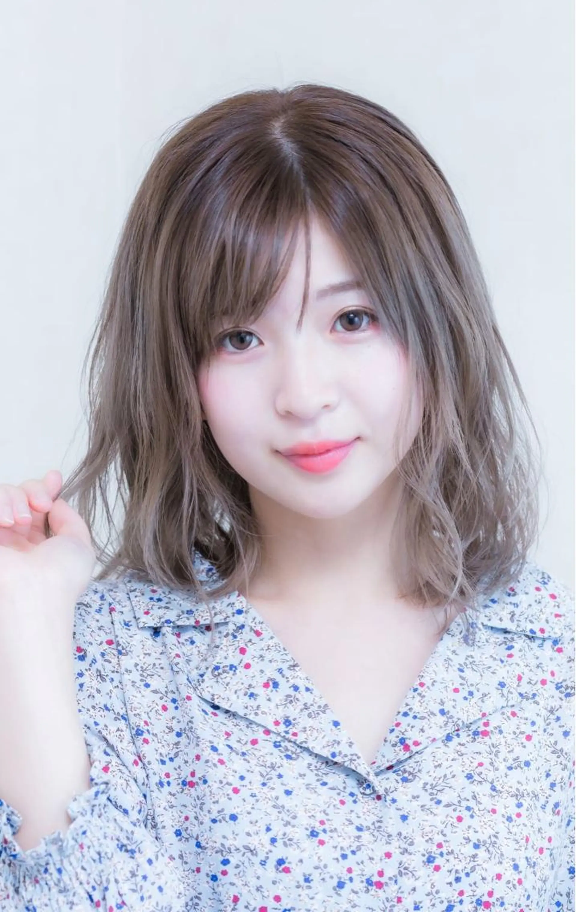 ミディアム カラー グラデーションカラー ハイライトカラー ハイライト 似合わせカット カット ヘアカラー トリートメント ブレス渡辺 康介のヘアスタイル