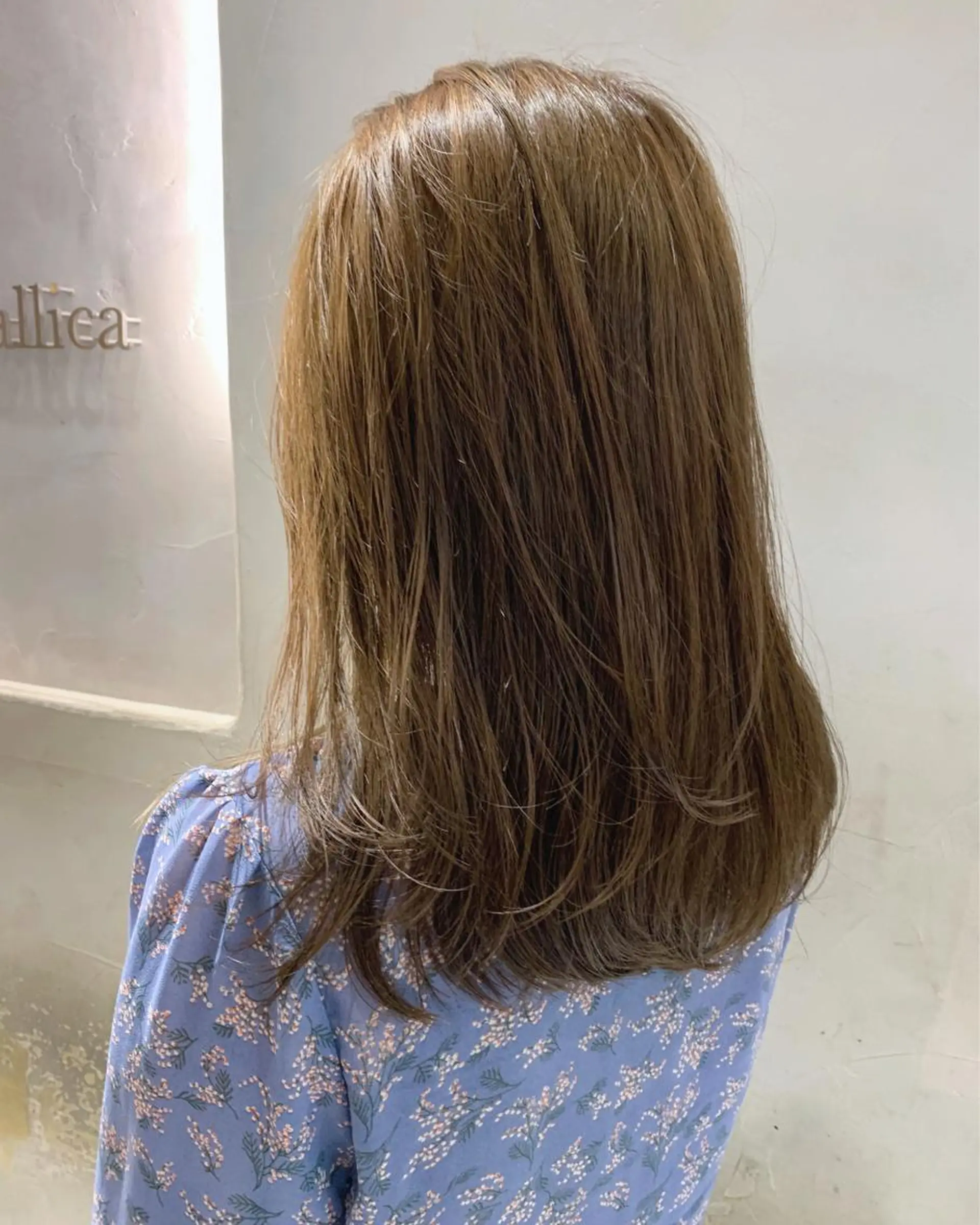 ミディアム カラー ベージュカラー オリーブベージュ チバ タクミのヘアスタイル