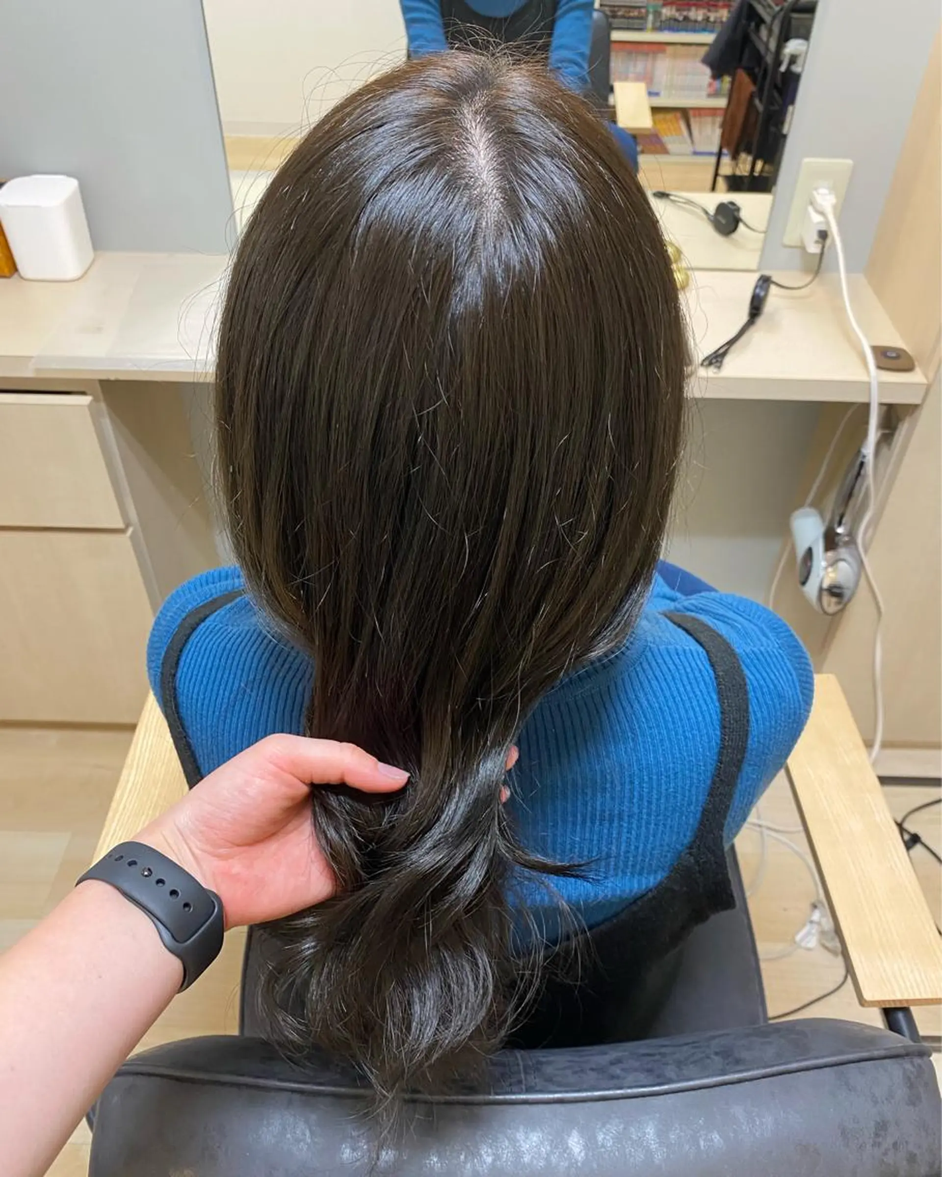 セミロング カラー 柳坪 まなのヘアスタイル