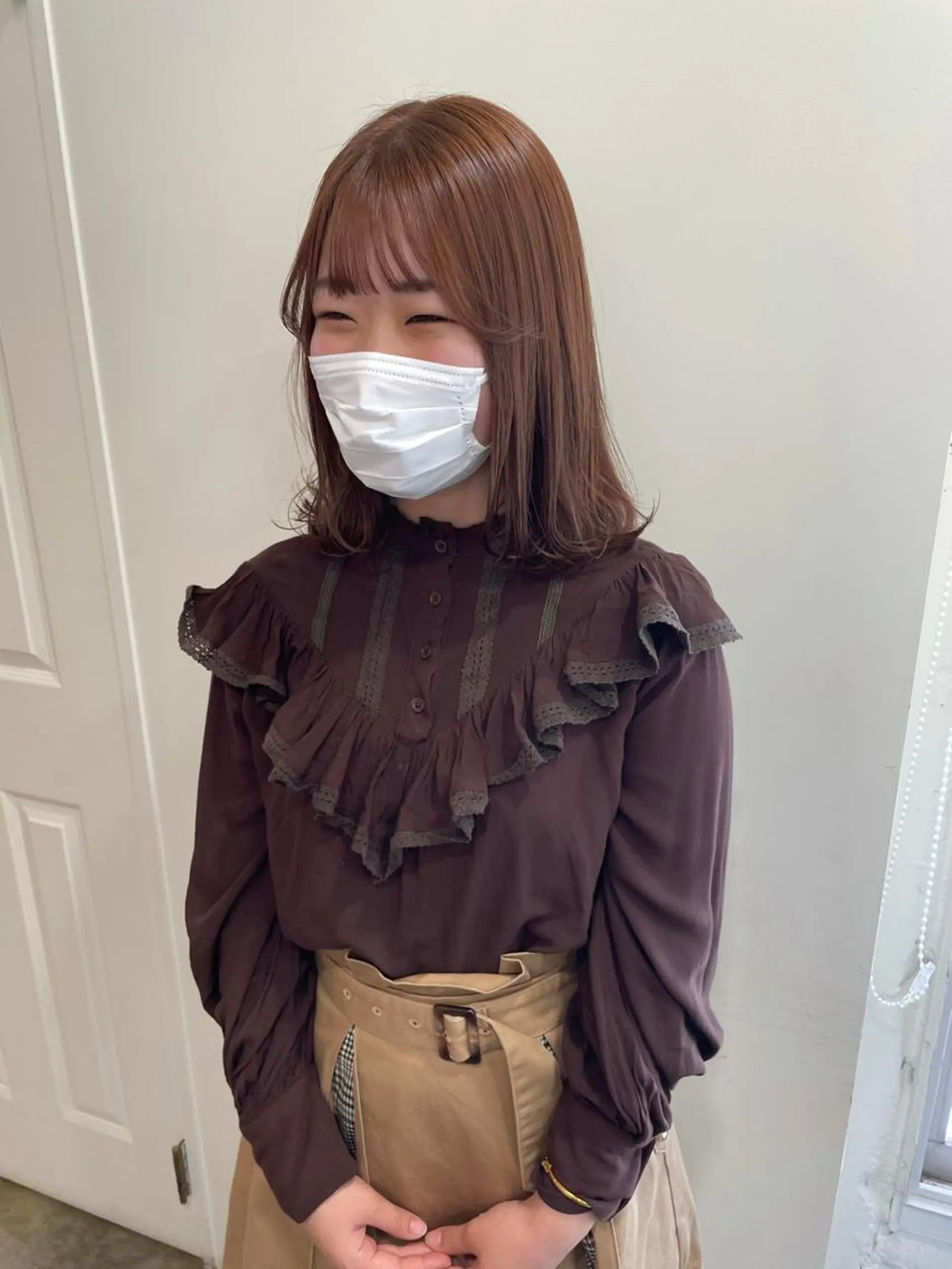 ミディアム カラー MIOベージュカラー 柔らかいカラーのヘアスタイル