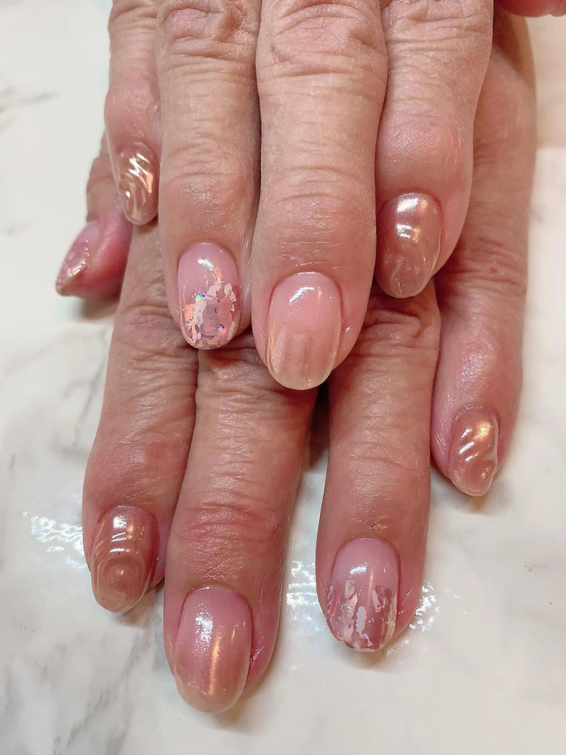 ネイル ミラーネイル ニュアンスネイル ピンク atelier chic+のネイルデザイン