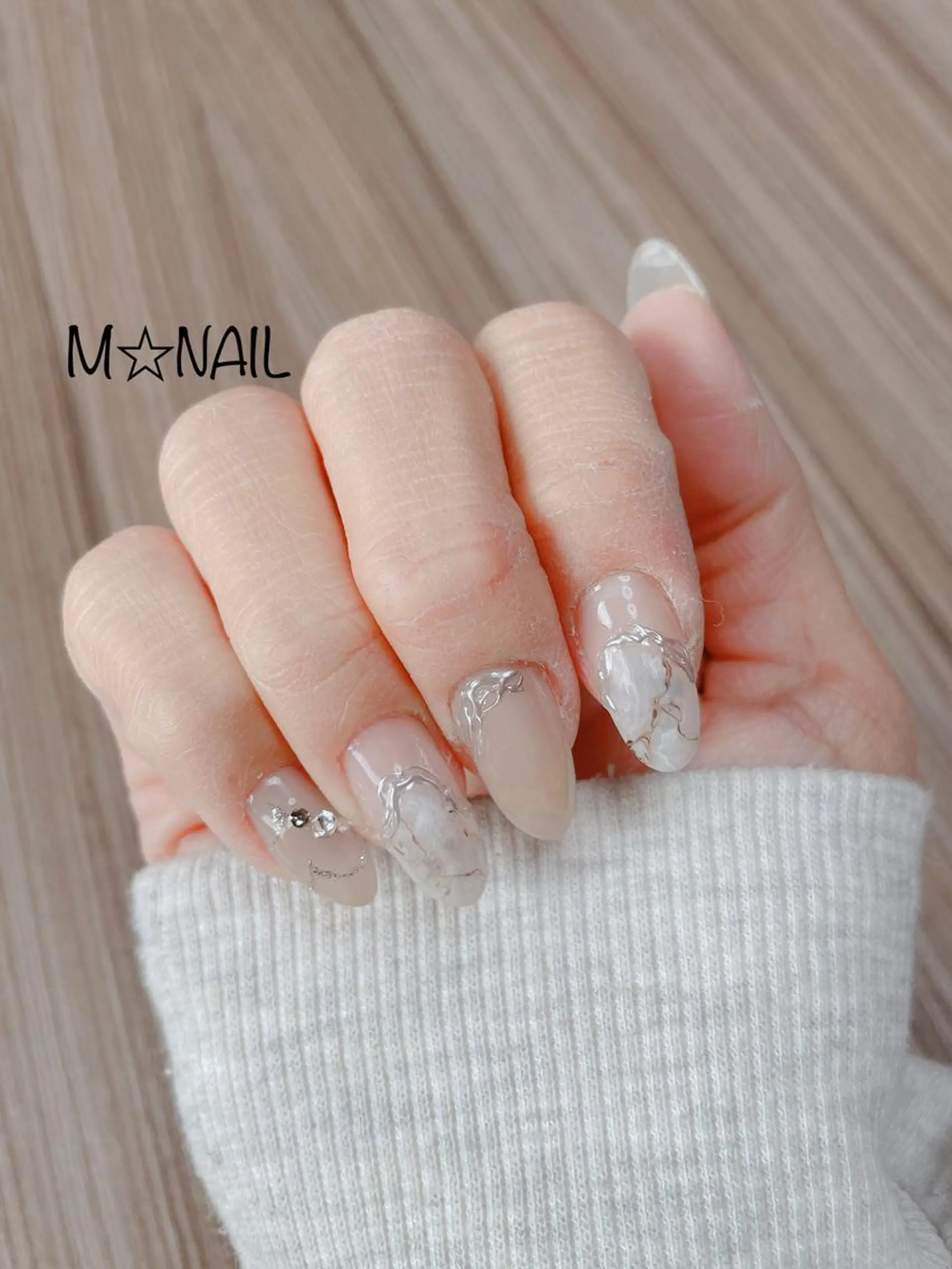 ミディアム ネイル ハンドネイル M☆ NAILのネイルデザイン