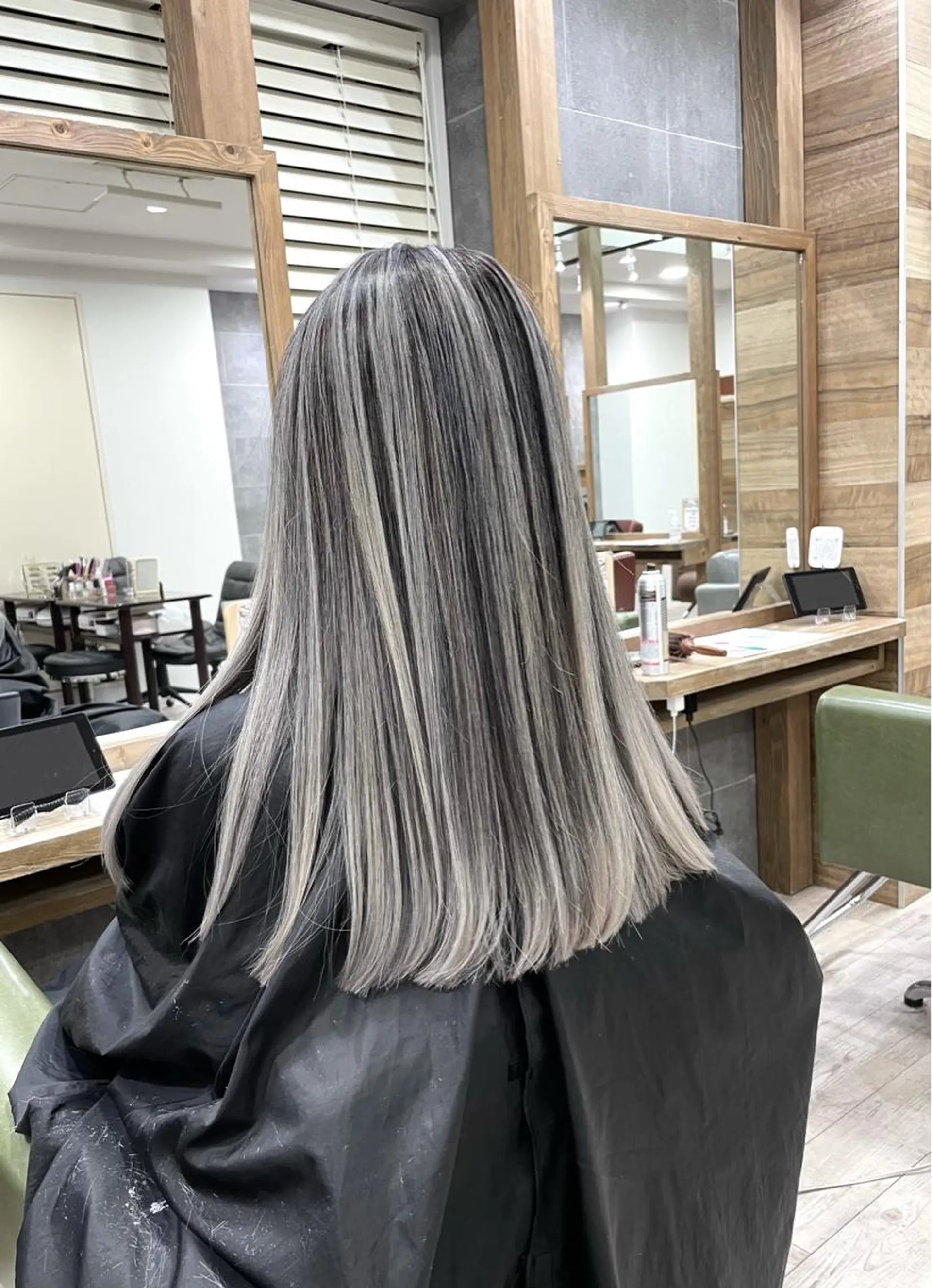 セミロング 小山 一之のヘアスタイル