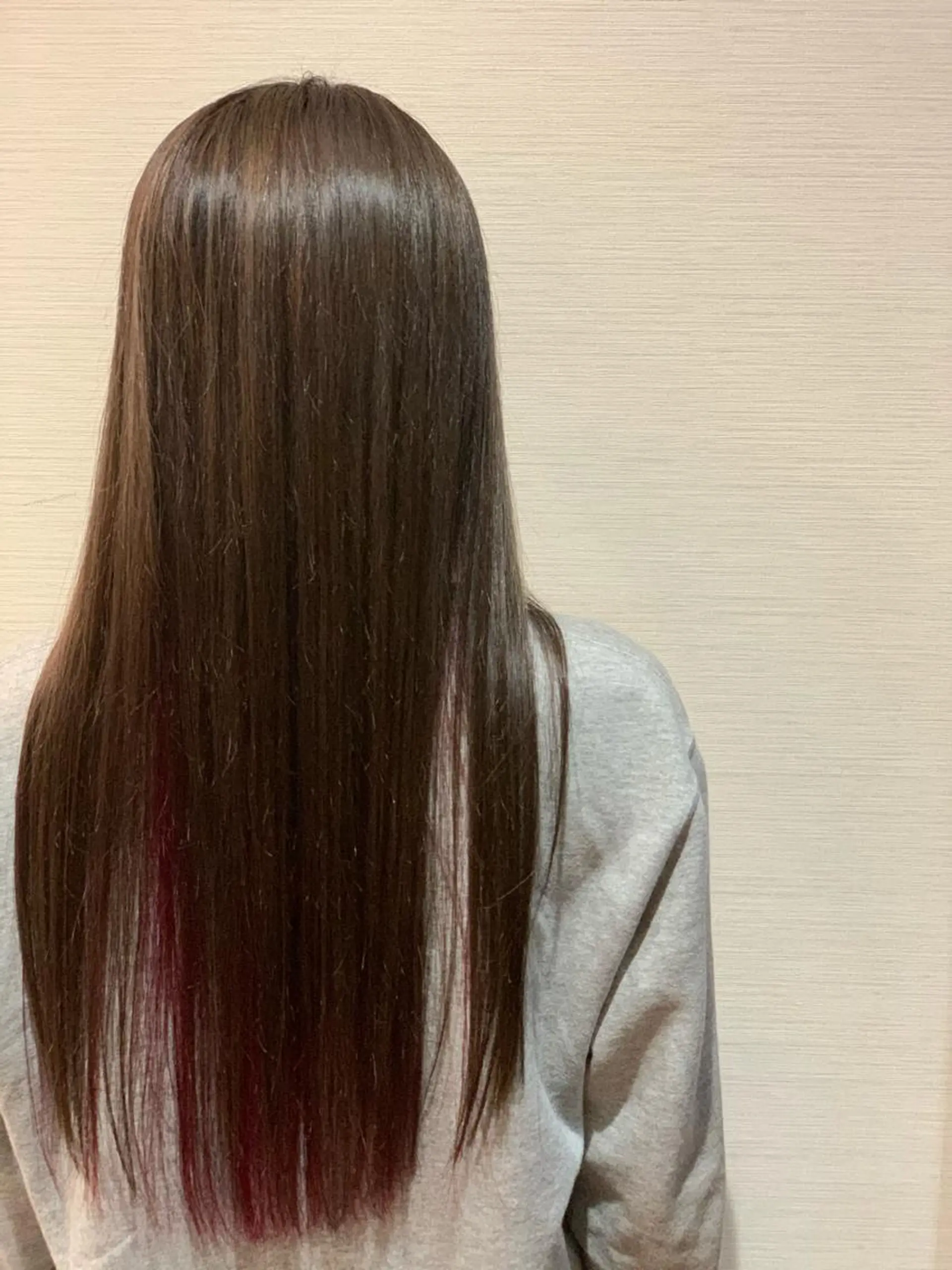 ロング カラー 蓮見  友里のヘアスタイル