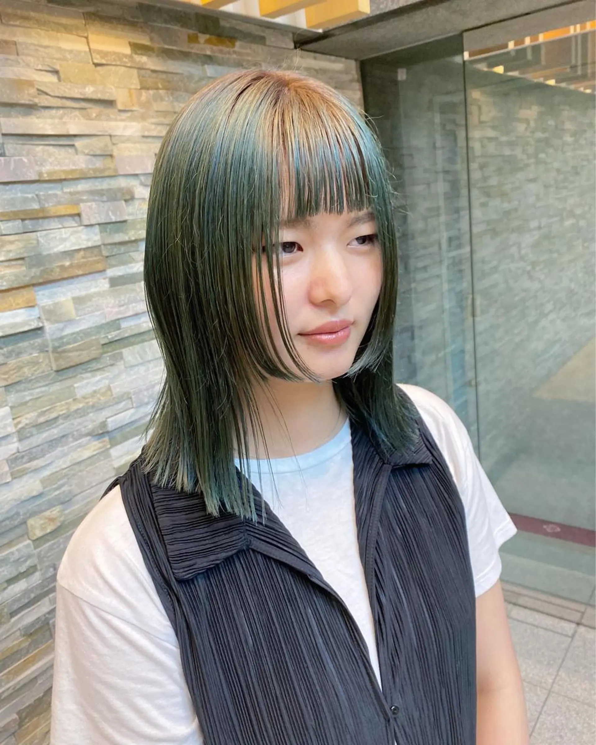 ミディアム デザインカラー/ボブ ブリーチカラー/ユリのヘアスタイル