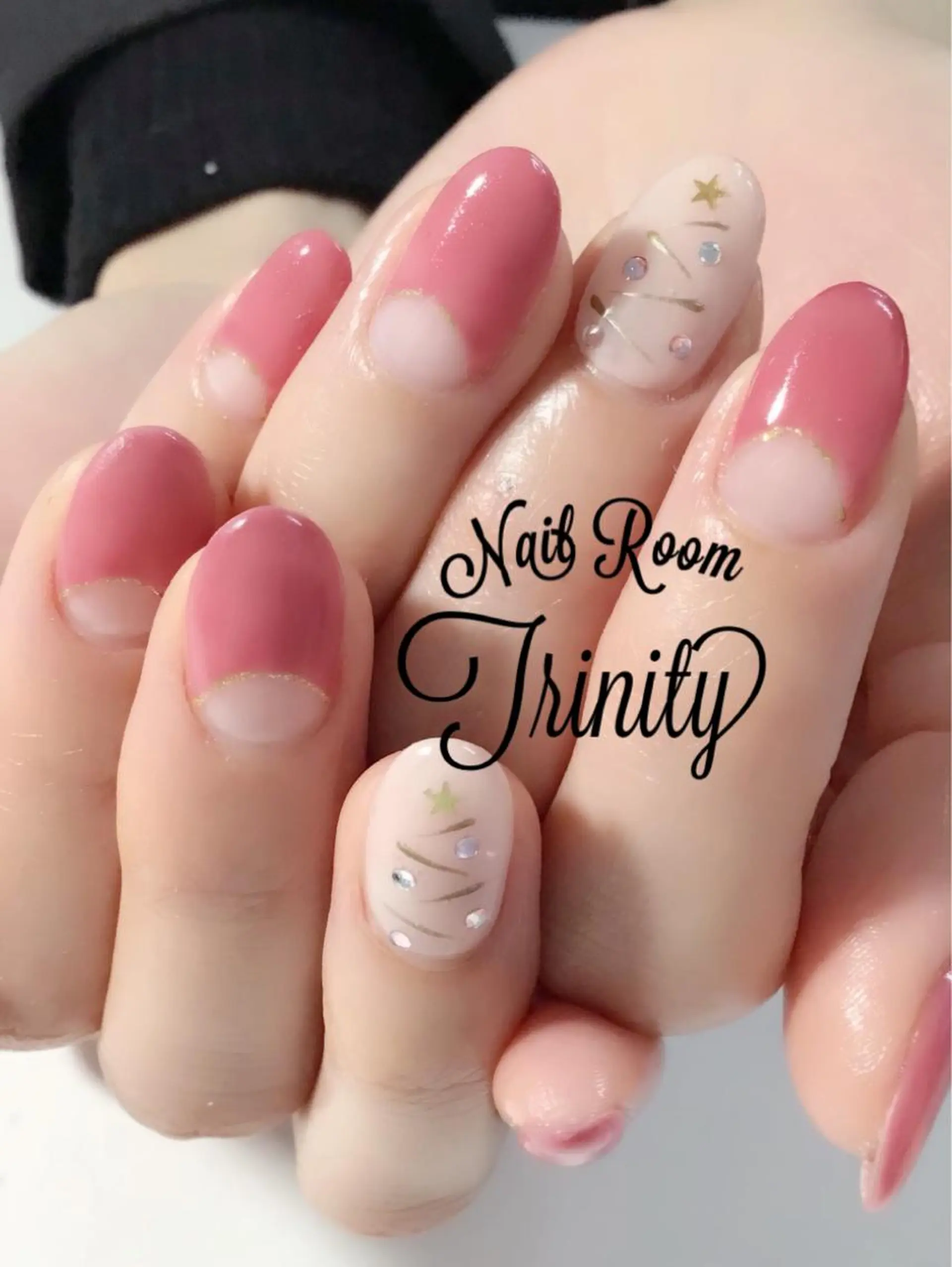 ネイル ハンドネイル Trinity ネイリストスタッフのネイルデザイン
