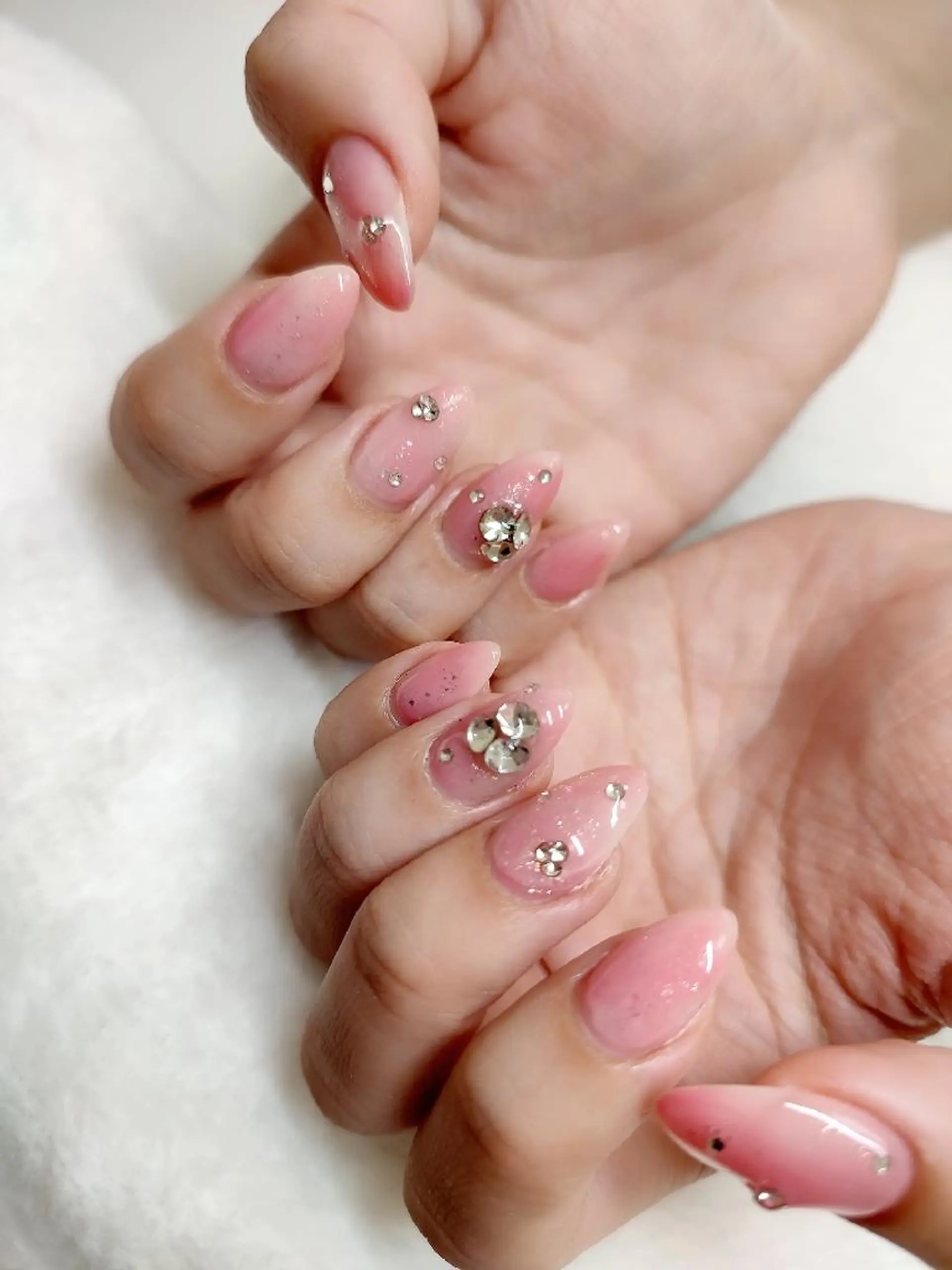 ネイル ハンドネイル RUNWAY 　　の眉毛・アイブロウイメージ