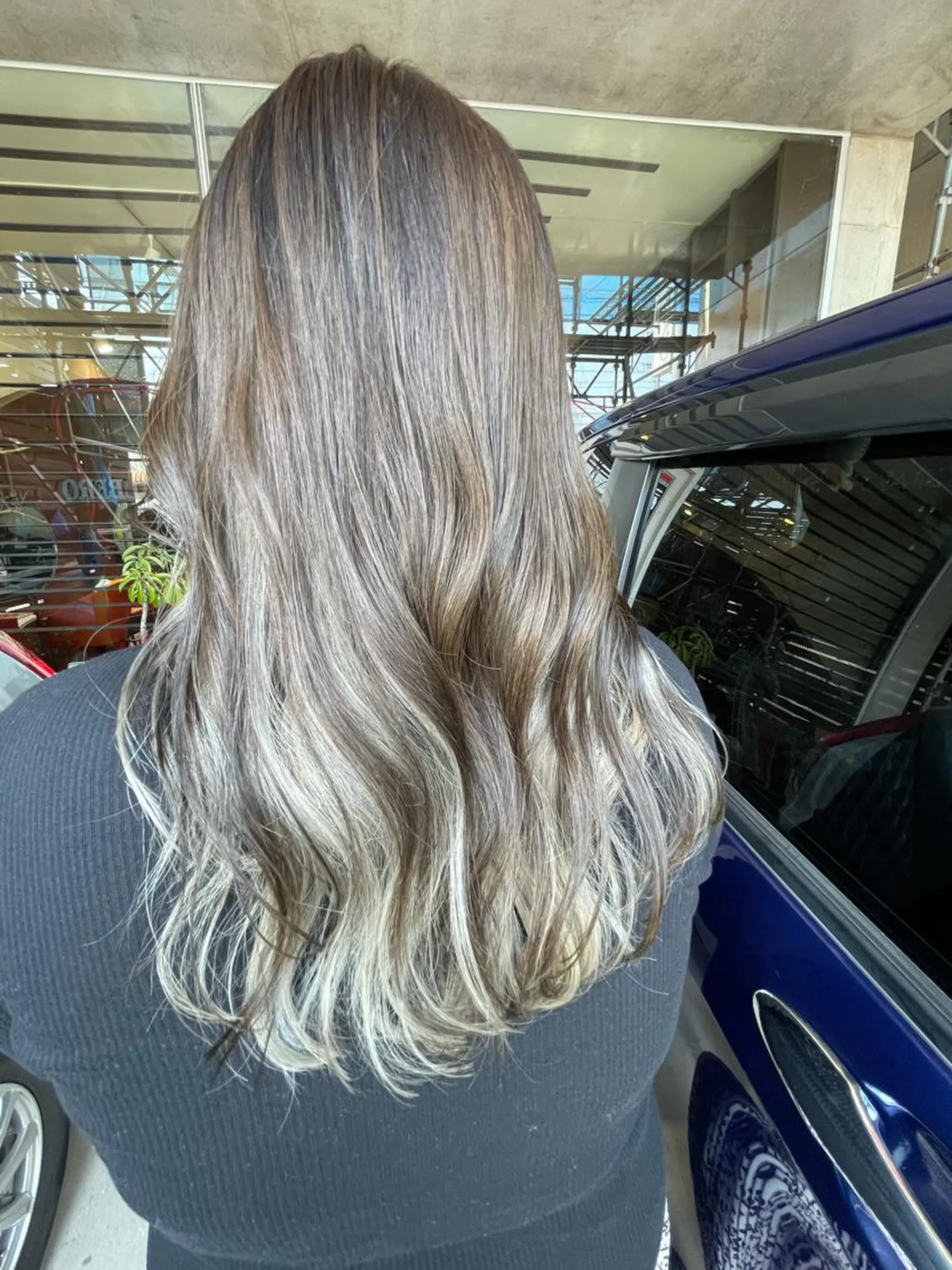 ロング カラー インナーカラー 日高 香織のヘアスタイル