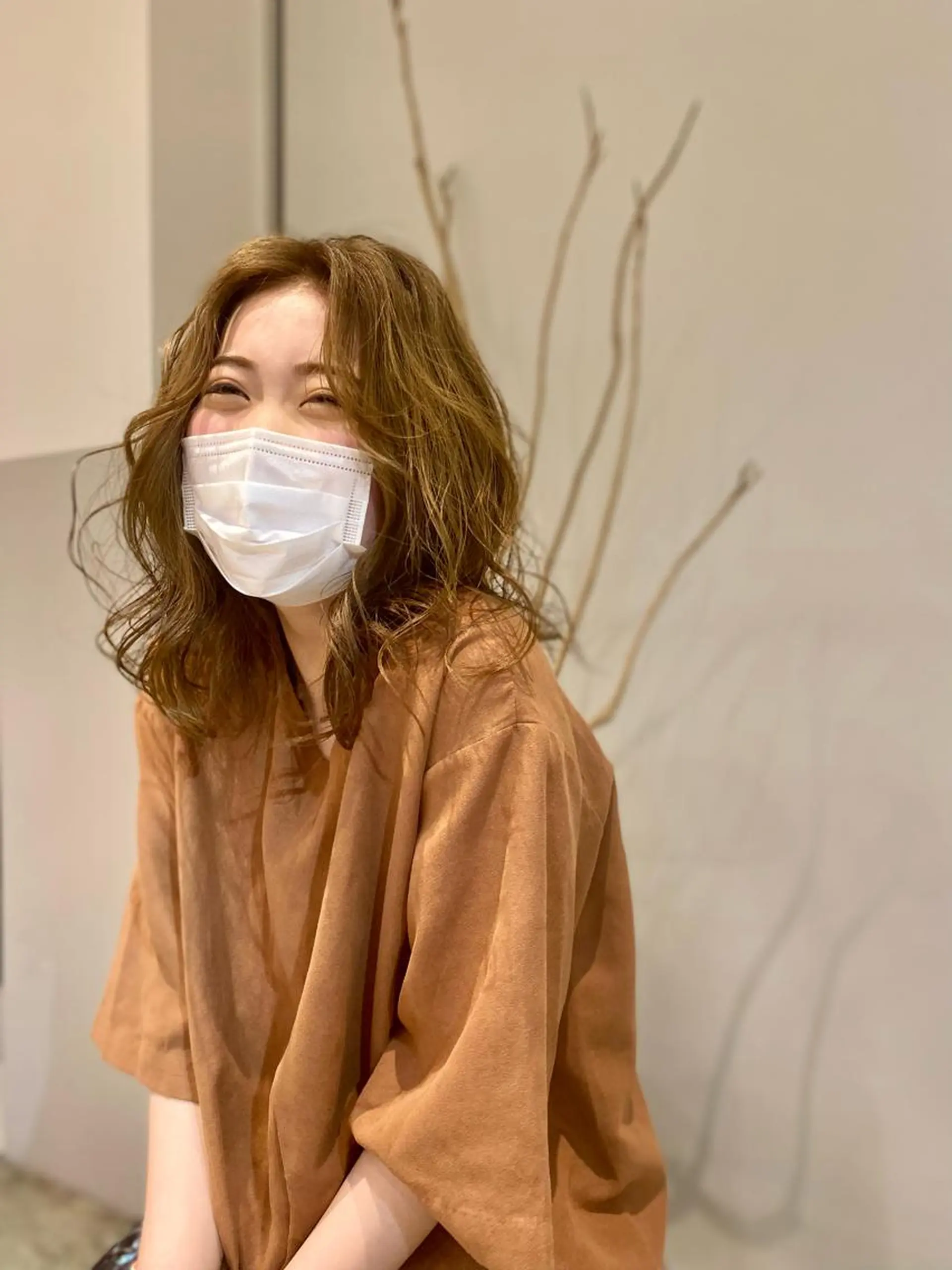 セミロング カラー ベージュカラー カット ヘアカラー トリートメント Kobayashi ハイライト/ショートのヘアスタイル