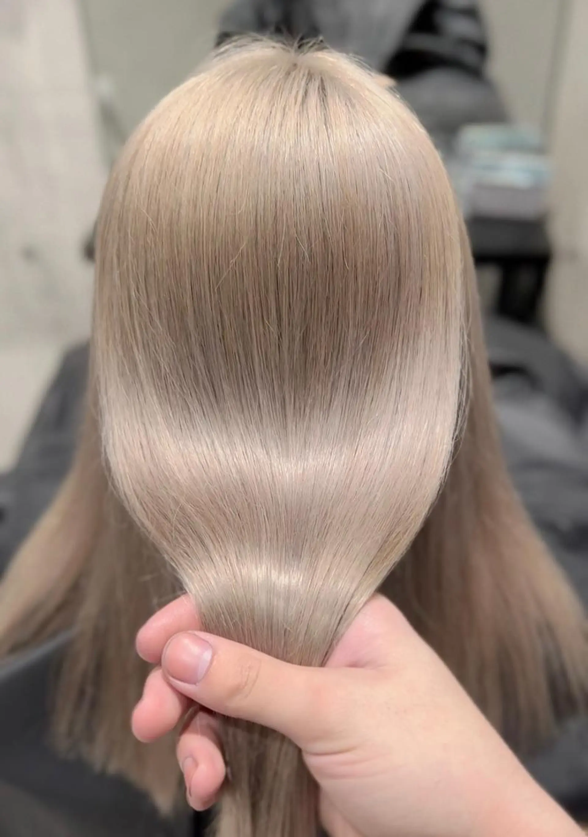 ロング カラー ベージュカラー mimiiy梅田 中崎町ハイトーンのヘアスタイル