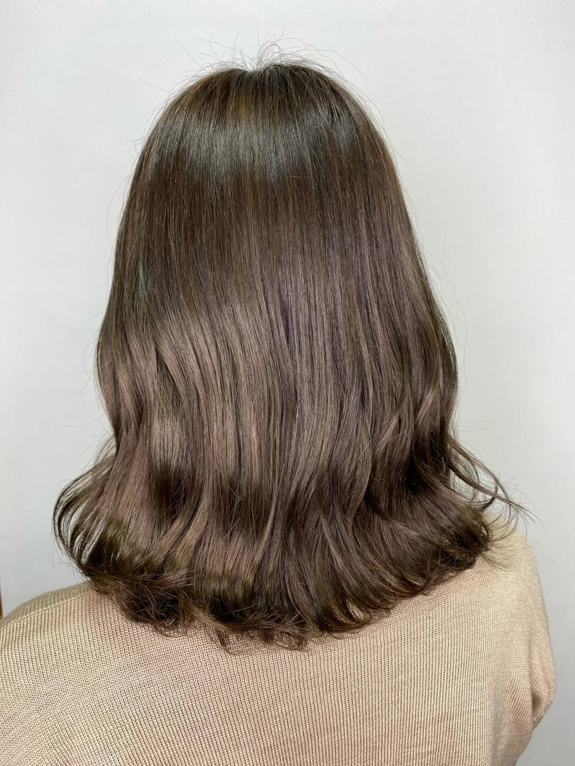 カラー インナー×縮毛矯正 ピンクカラー澤井里菜のヘアスタイル