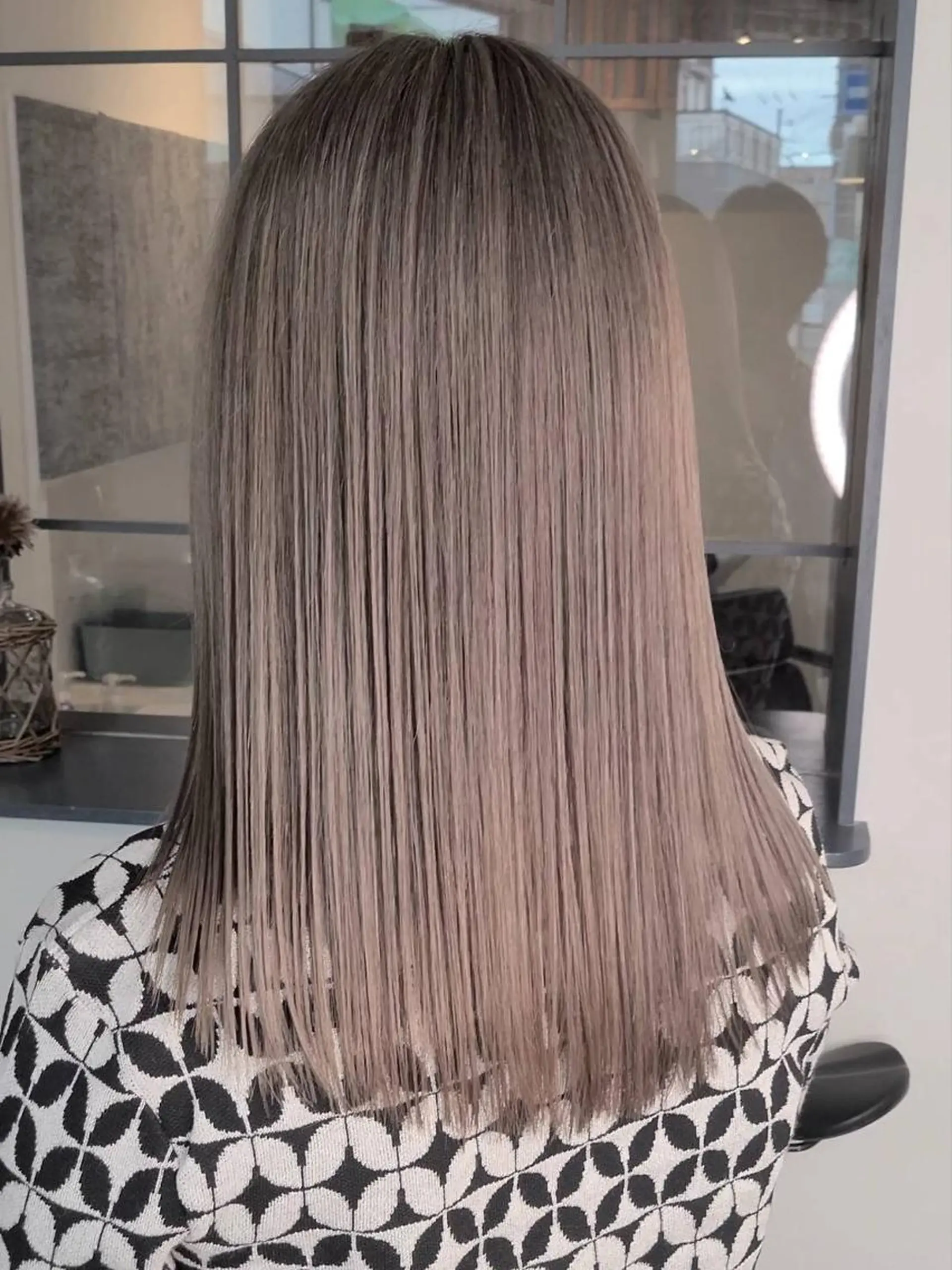 カラー ヘアカラー トリートメント 🫧小峰 夕依のヘアスタイル