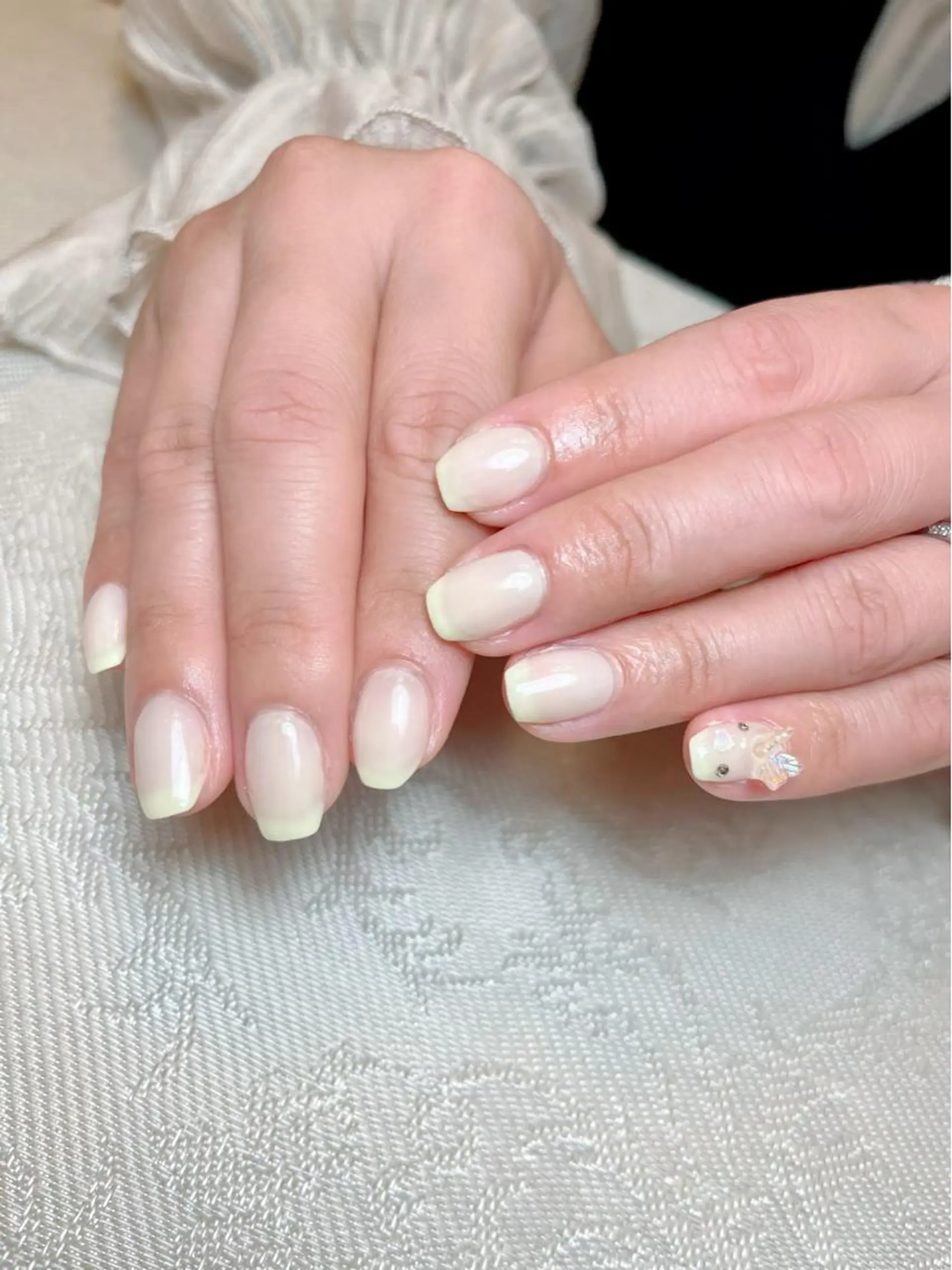 ネイル 黄色 ハンドネイル nail salon 《A.sister》のネイルデザイン