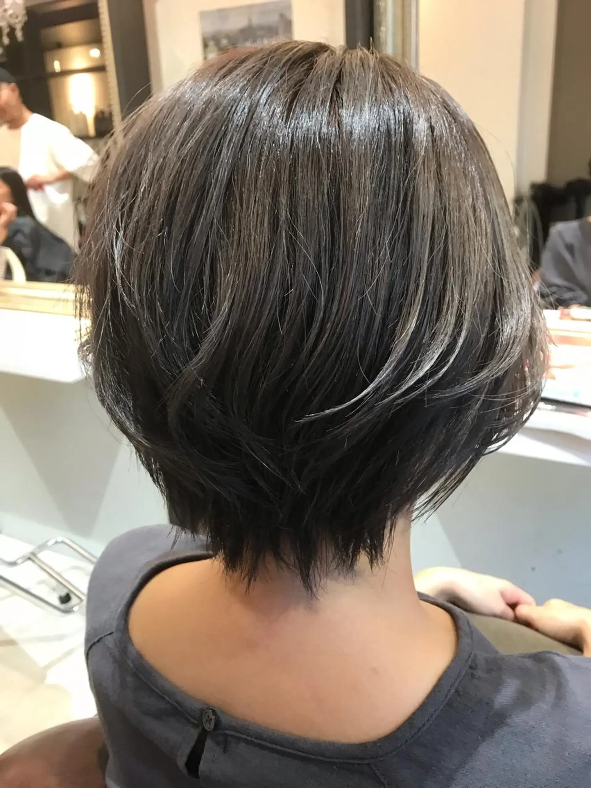 ショート カラー ヘアカラー トリートメント Avery SHINのヘアスタイル