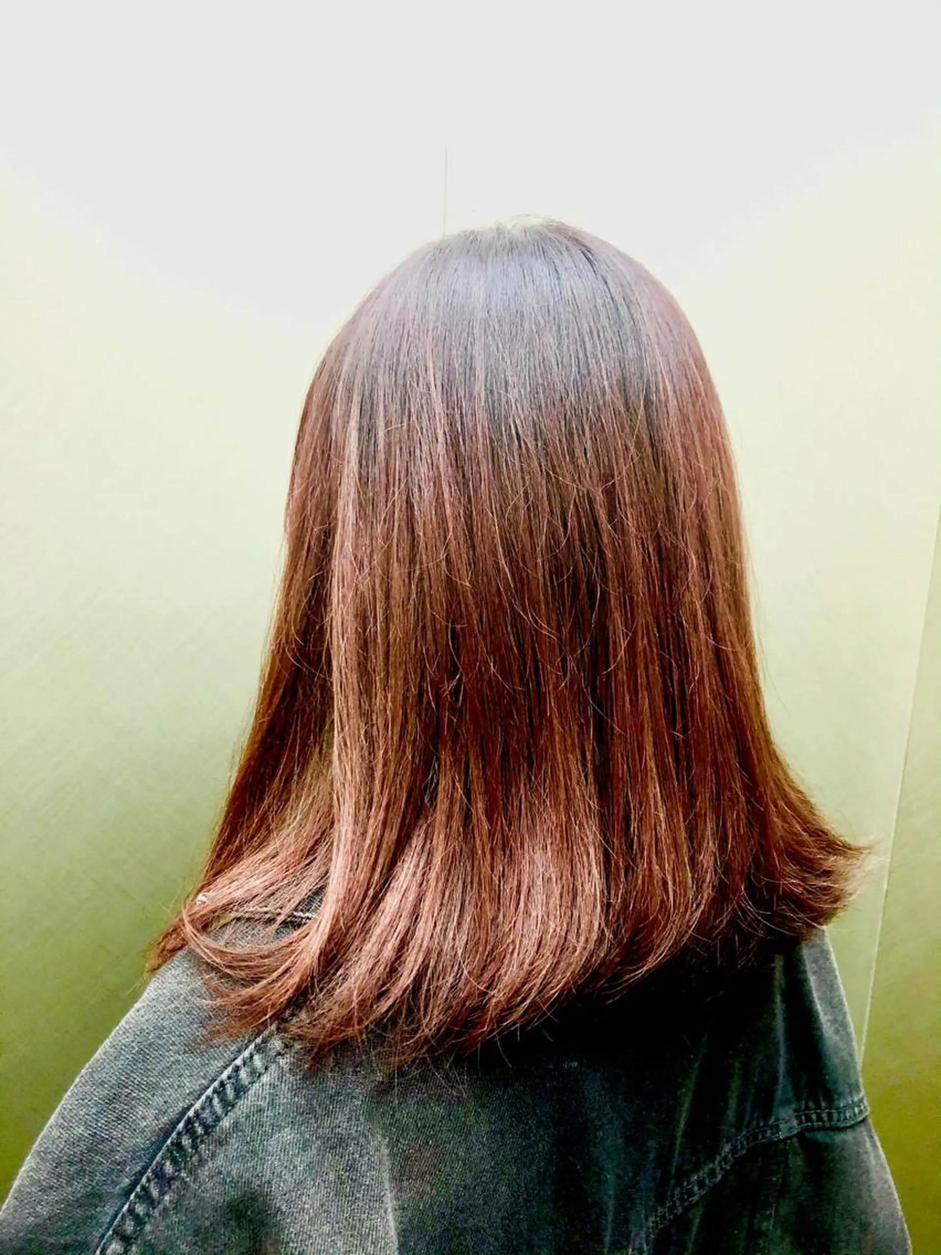 ミディアム カラー ヘアカラー トリートメント 岩谷 愛依のヘアスタイル