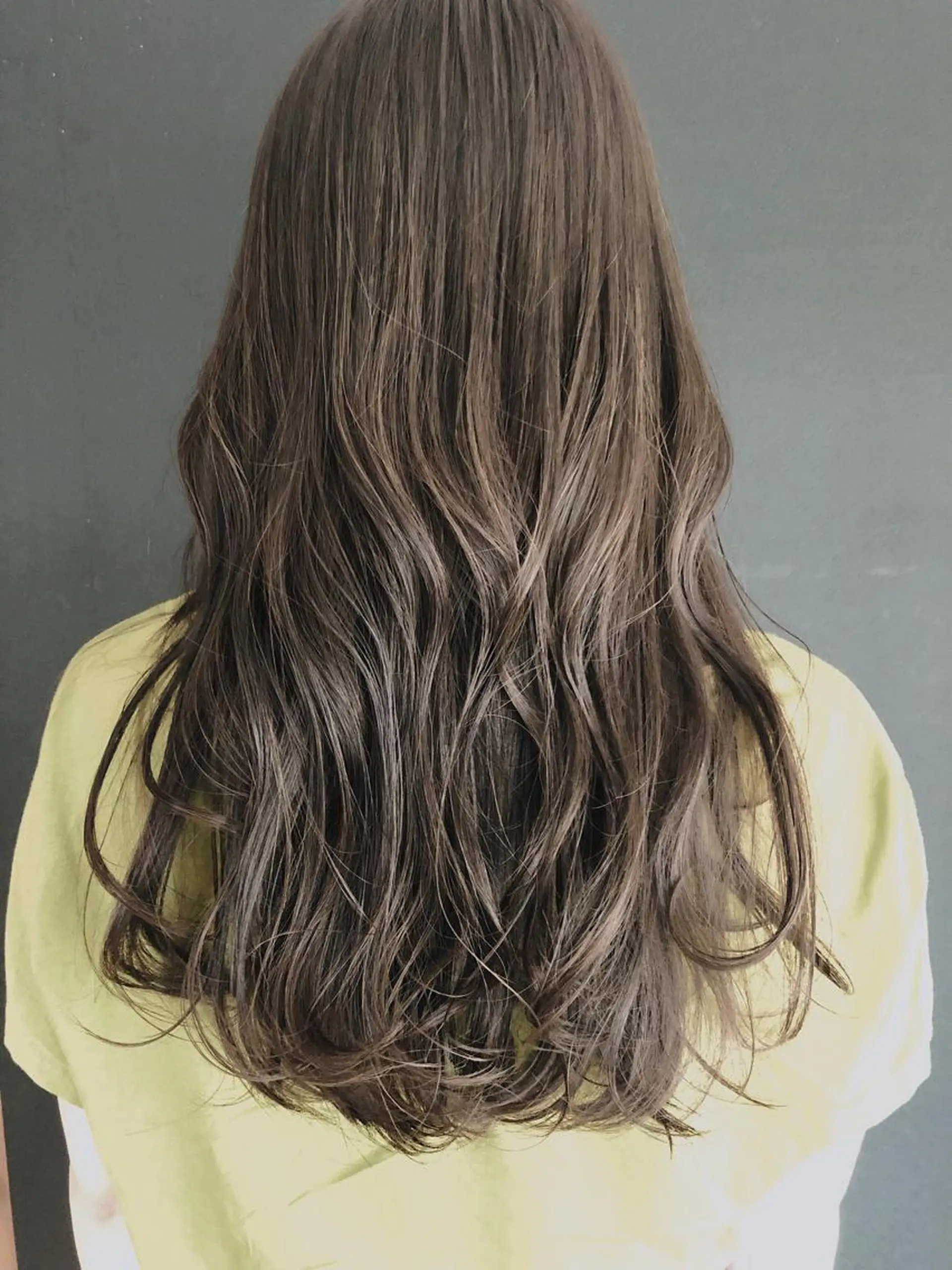 ミディアム ブリーチカラー 美髪矯正takaraのヘアスタイル