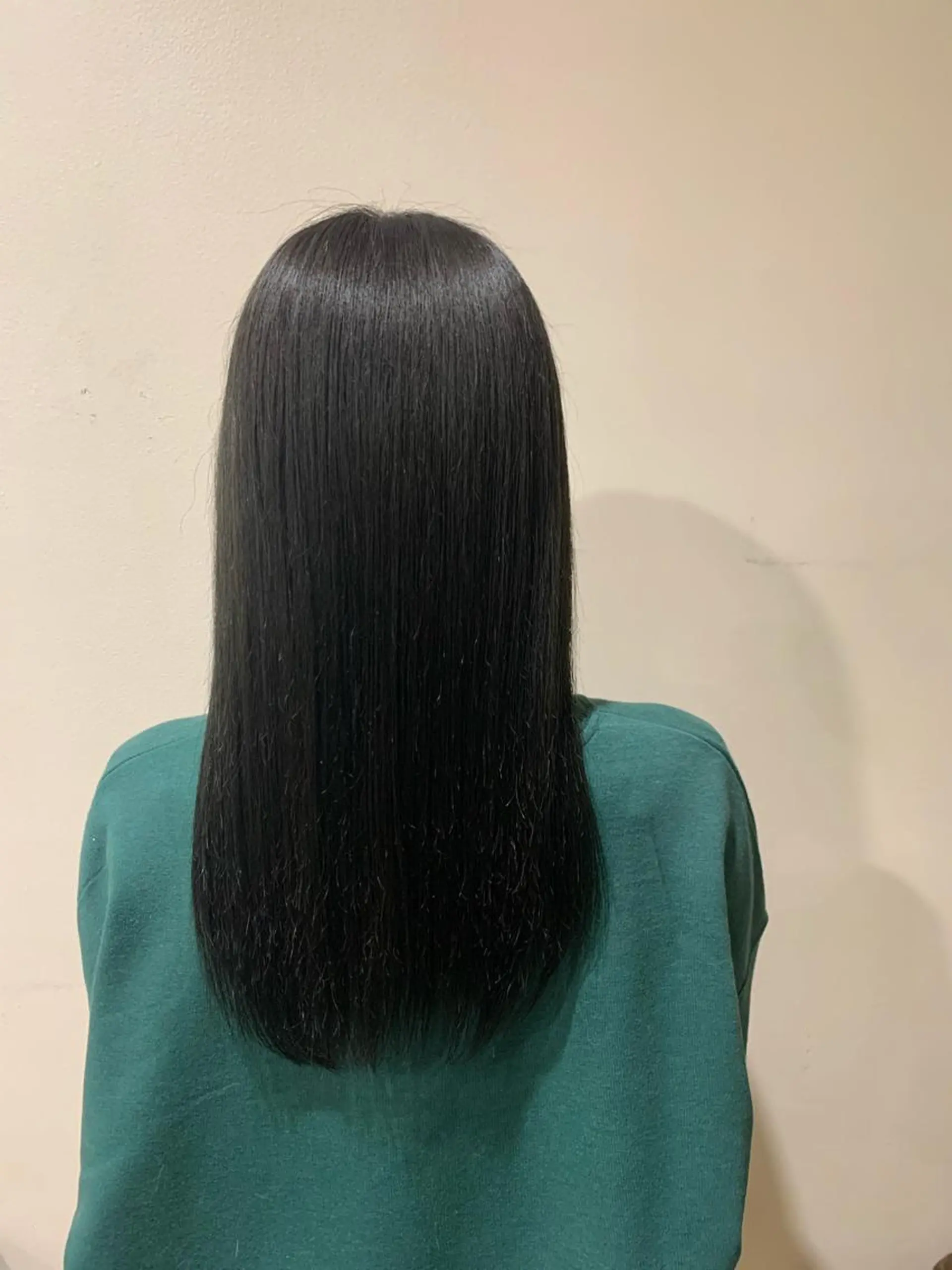 セミロング カラー グレージュ オリーブグレージュ オリーブグレー ヘアカラー トリートメント ヘアセット 金子 廉のヘアスタイル