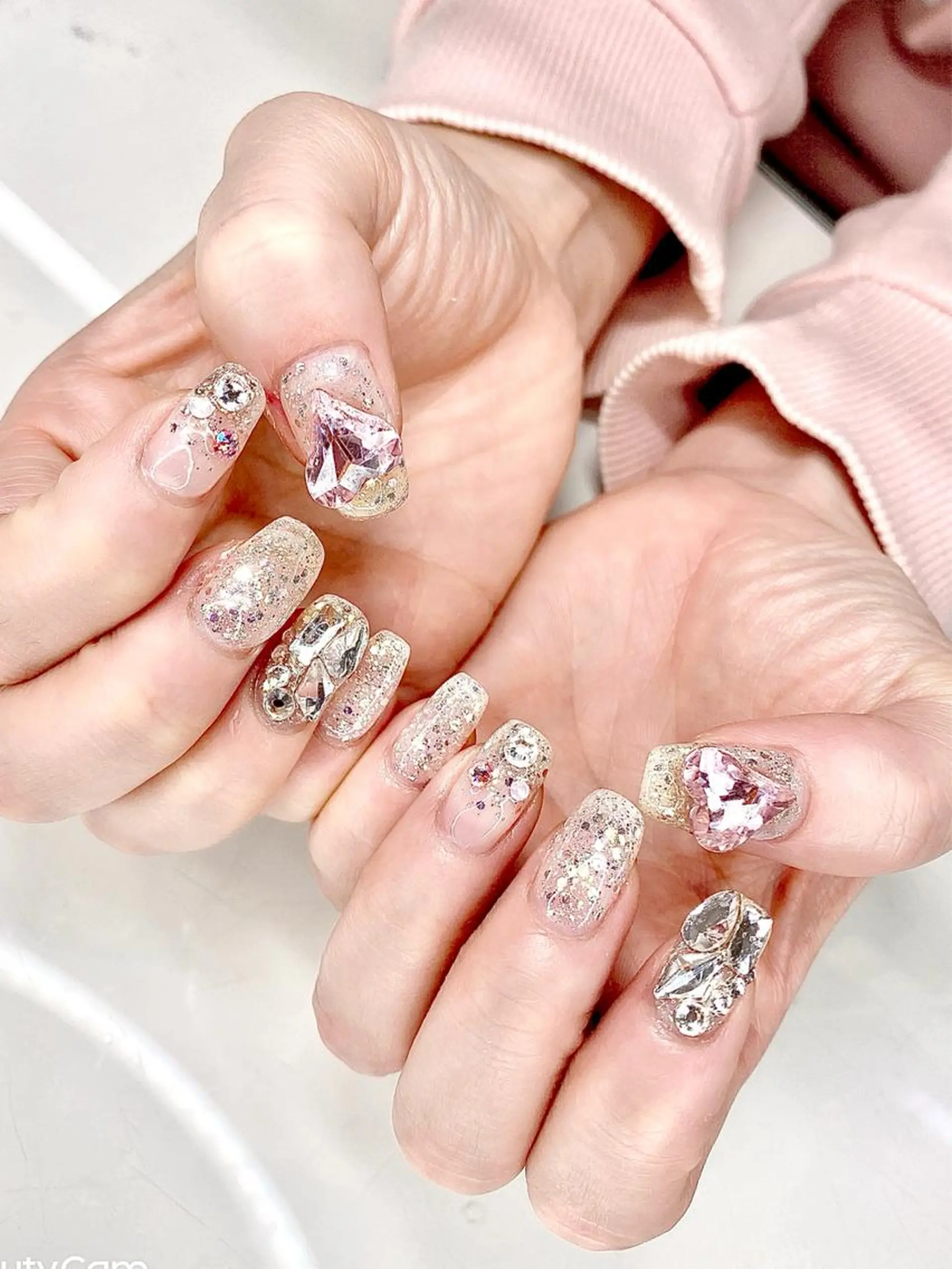 ネイル I-nailロング /ワンホン/キラキラのネイルデザイン