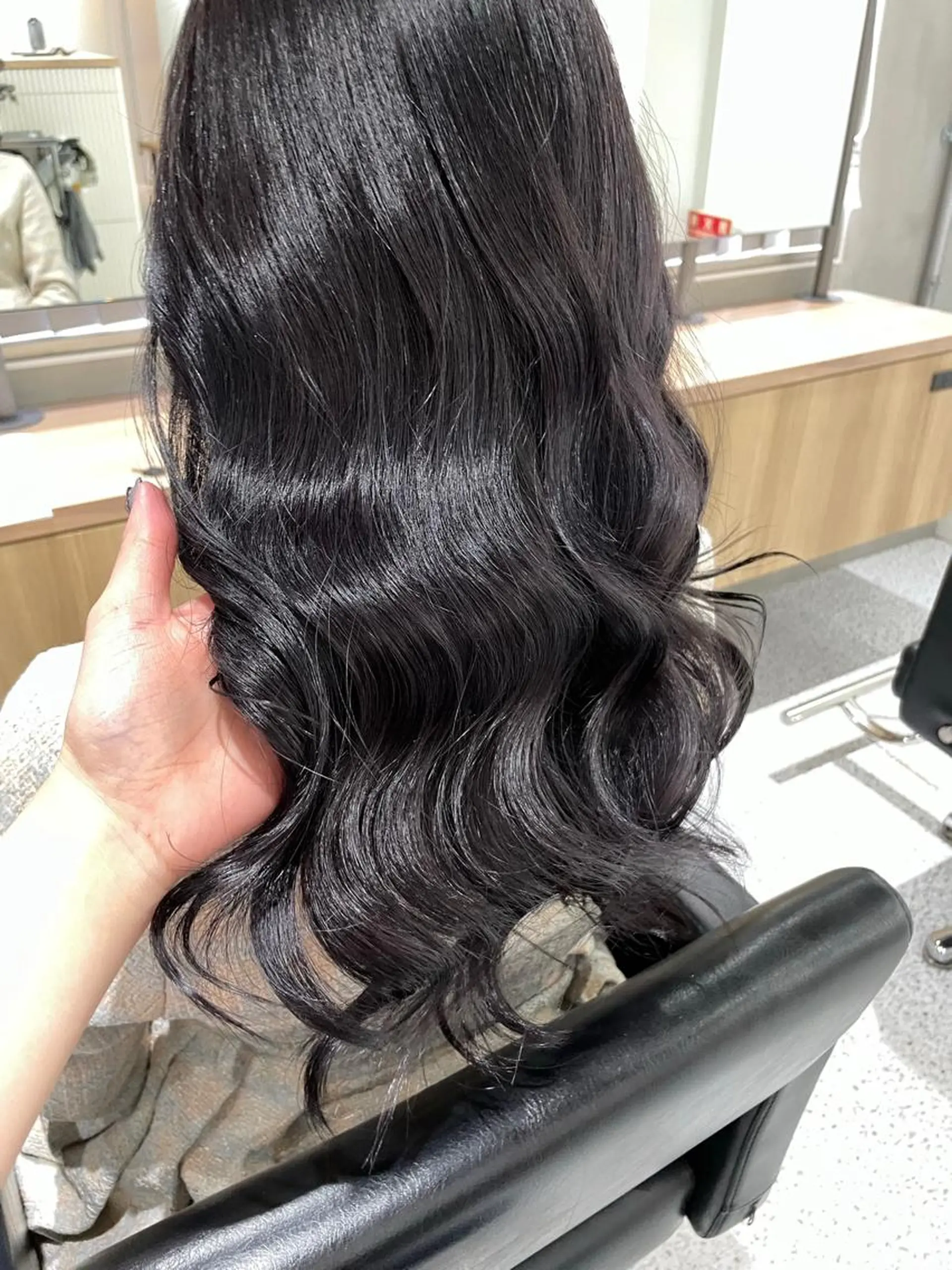 ロング カラー ブリーチ 透明感カラー イルミナカラー パープルカラー ブリーチ/ハイトーン 艶カラー/ユリナのヘアスタイル