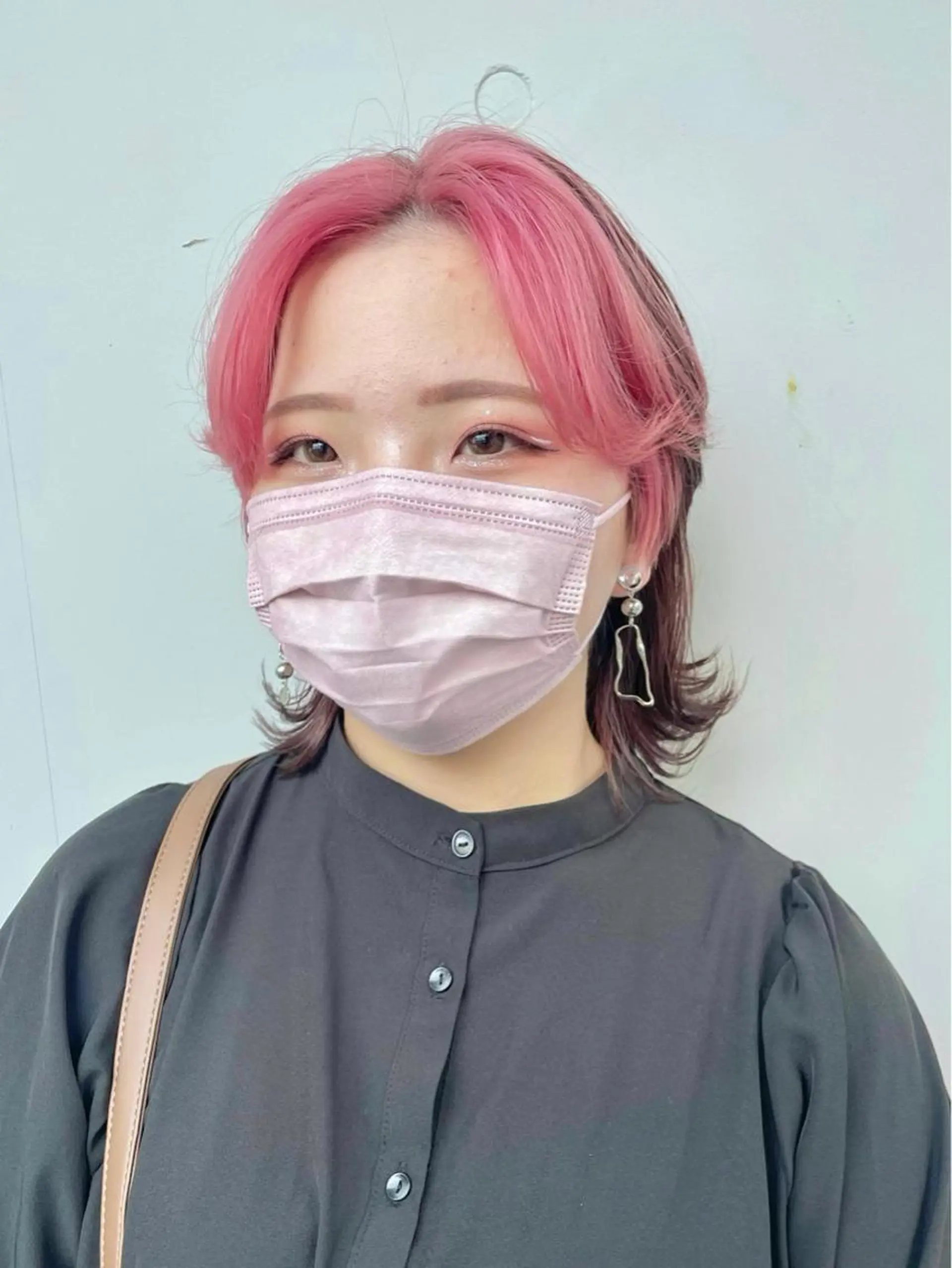 ミディアム カラー アディクシーカラー ブリーチ ケアブリーチ ダブルカラー イヤリングカラー カット ヘアカラー トリートメント もにか🌞原宿/渋谷 🌝ブリーチカラーのヘアスタイル