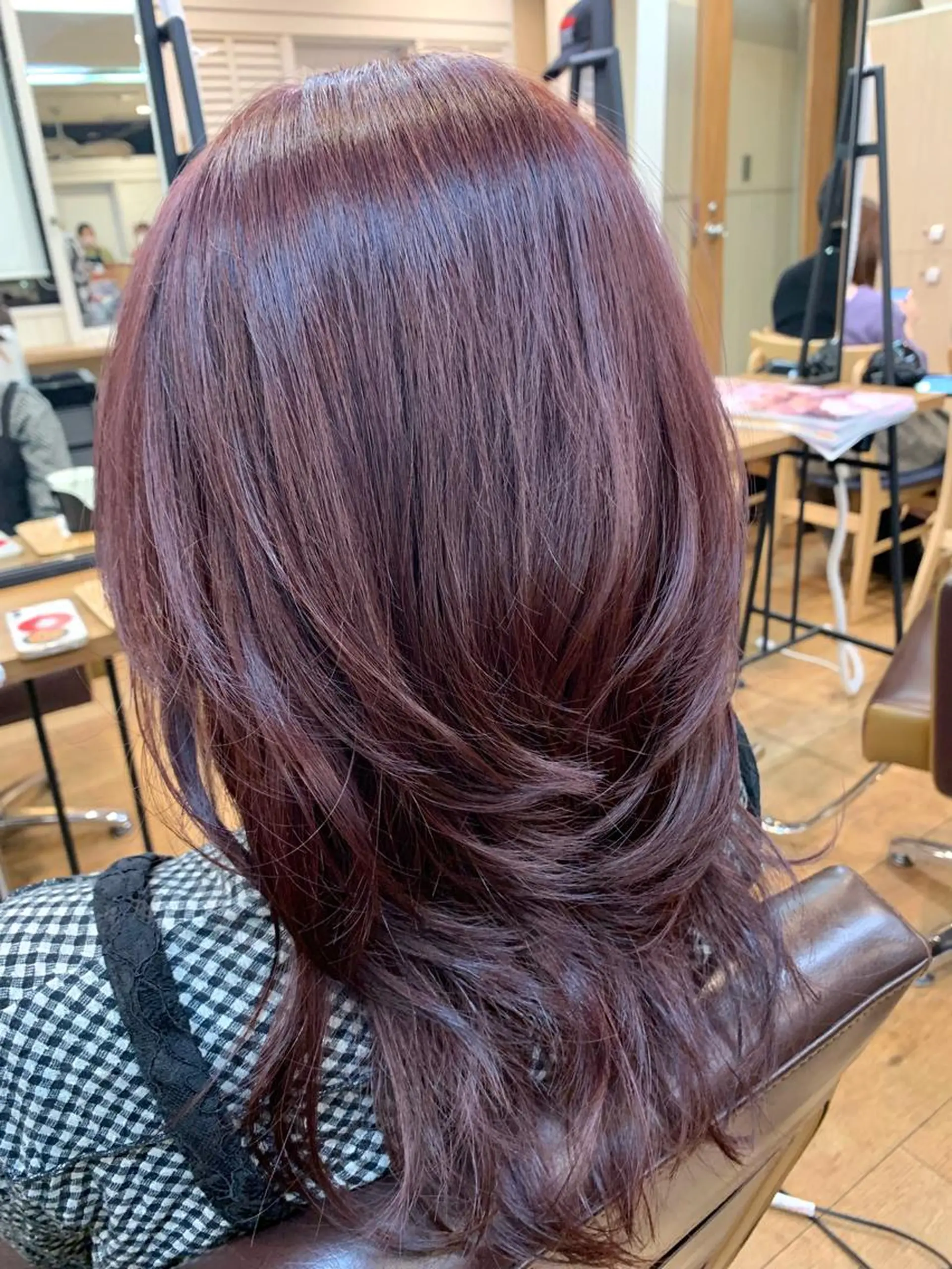 セミロング カラー ブリーチ ブリーチなしカラー ピンクカラー ピンクパープル パープルカラー yuri🌼 NUMBER 天王寺のヘアスタイル