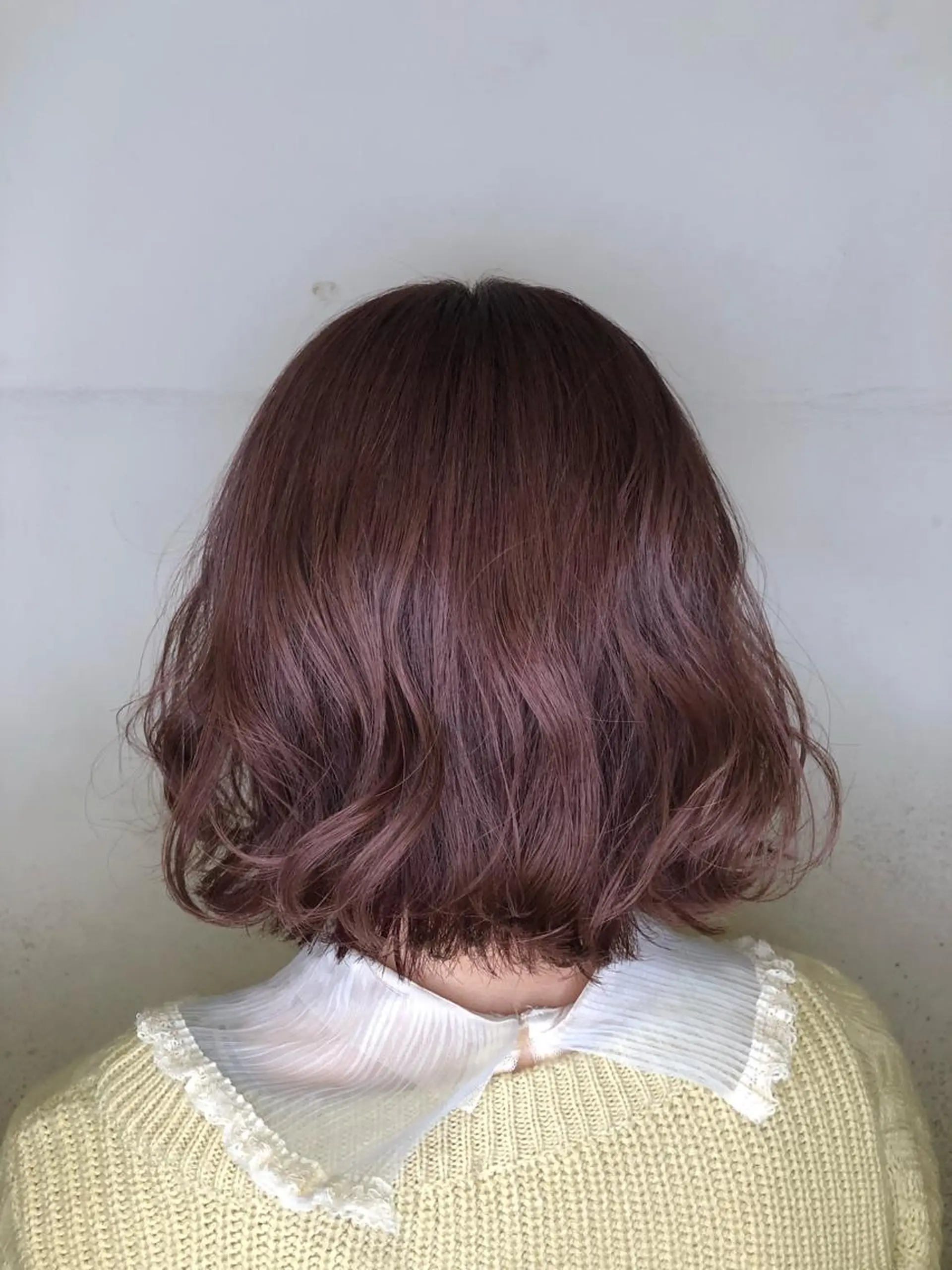 ショート カラー ベージュカラー ピンクカラー ピンクベージュ カット ヘアカラー 吉村 絢乃のヘアスタイル