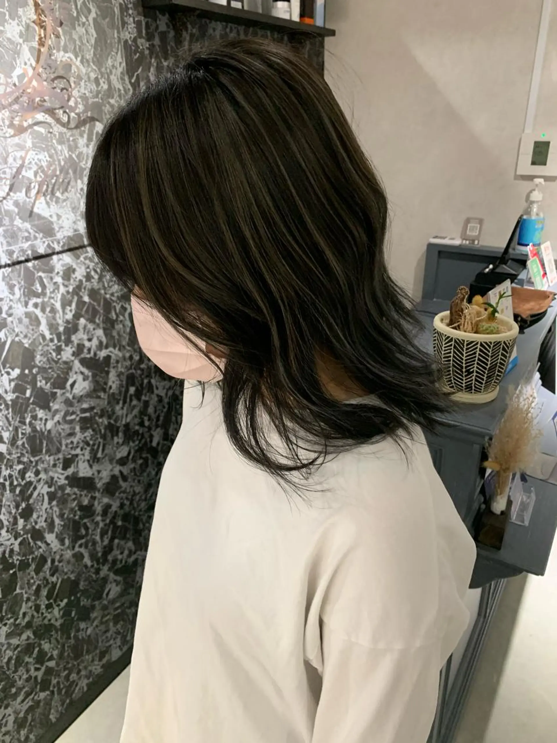 ミディアム ハイライト ヘアカラー トリートメント カラーなら川嶋宏旭✨ salonLEPIAのヘアスタイル