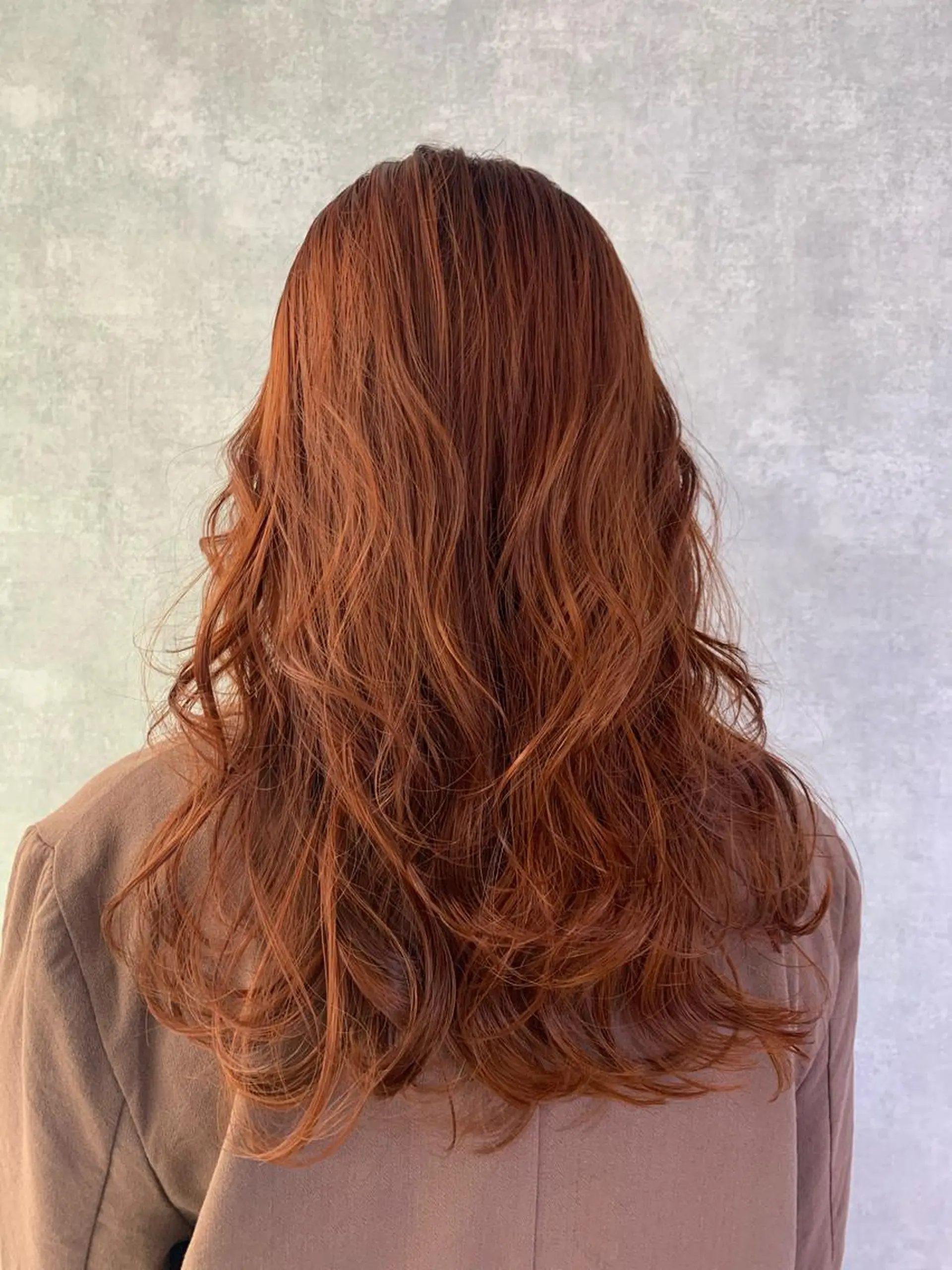 ロング カラー ヘアアレンジ ブリーチ ブラウンカラー オレンジ オレンジブラウン ヘアカラー トリートメント No1韓国風レイヤー &カチモリ✨ /サキのヘアスタイル