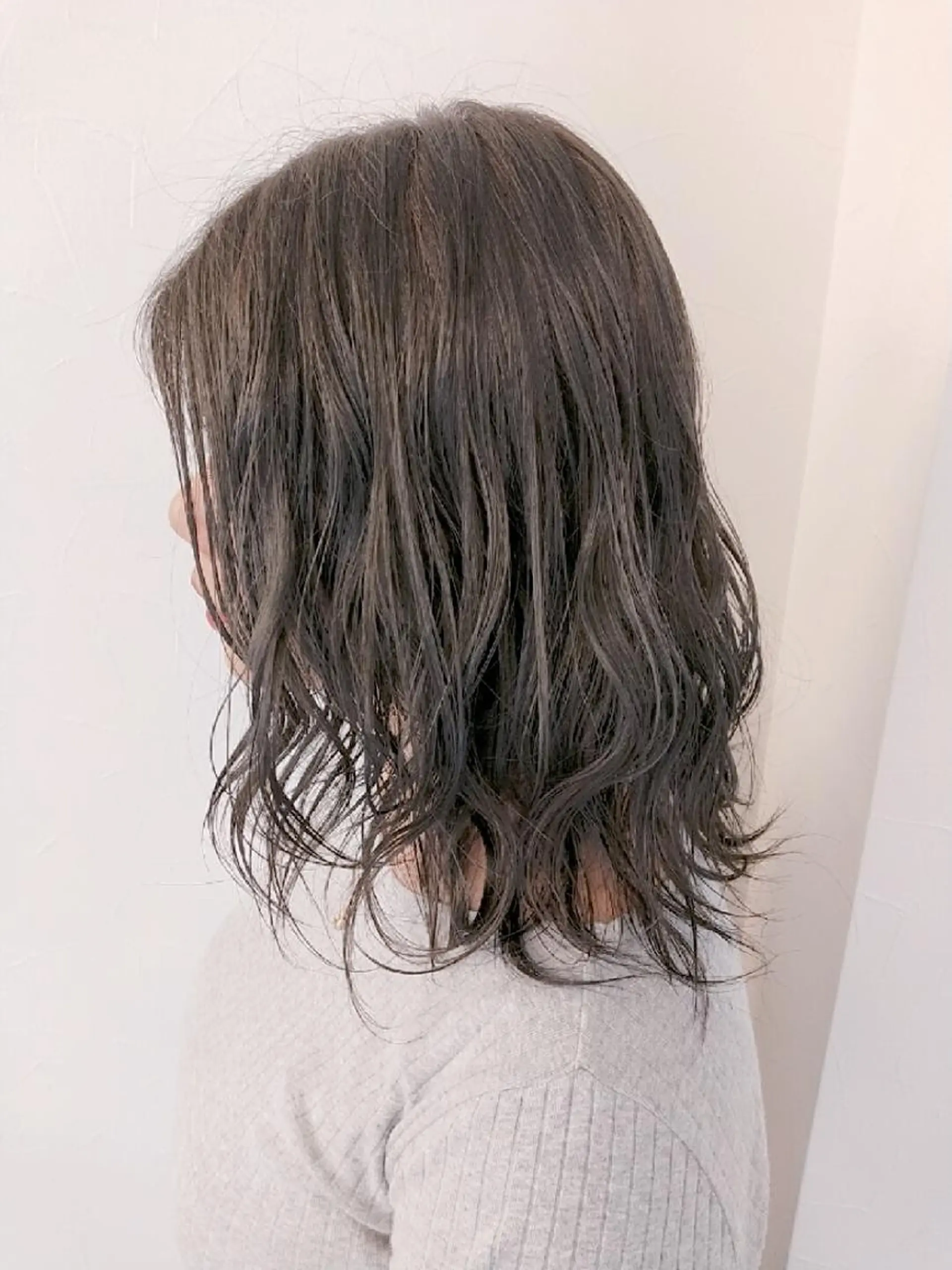 ミディアム カラー バレイヤージュ ブリーチ ブラウンカラー 透明感カラー ダークグレー カット ヘアカラー デザインカラー 髪質改善Lilithのその他イメージ