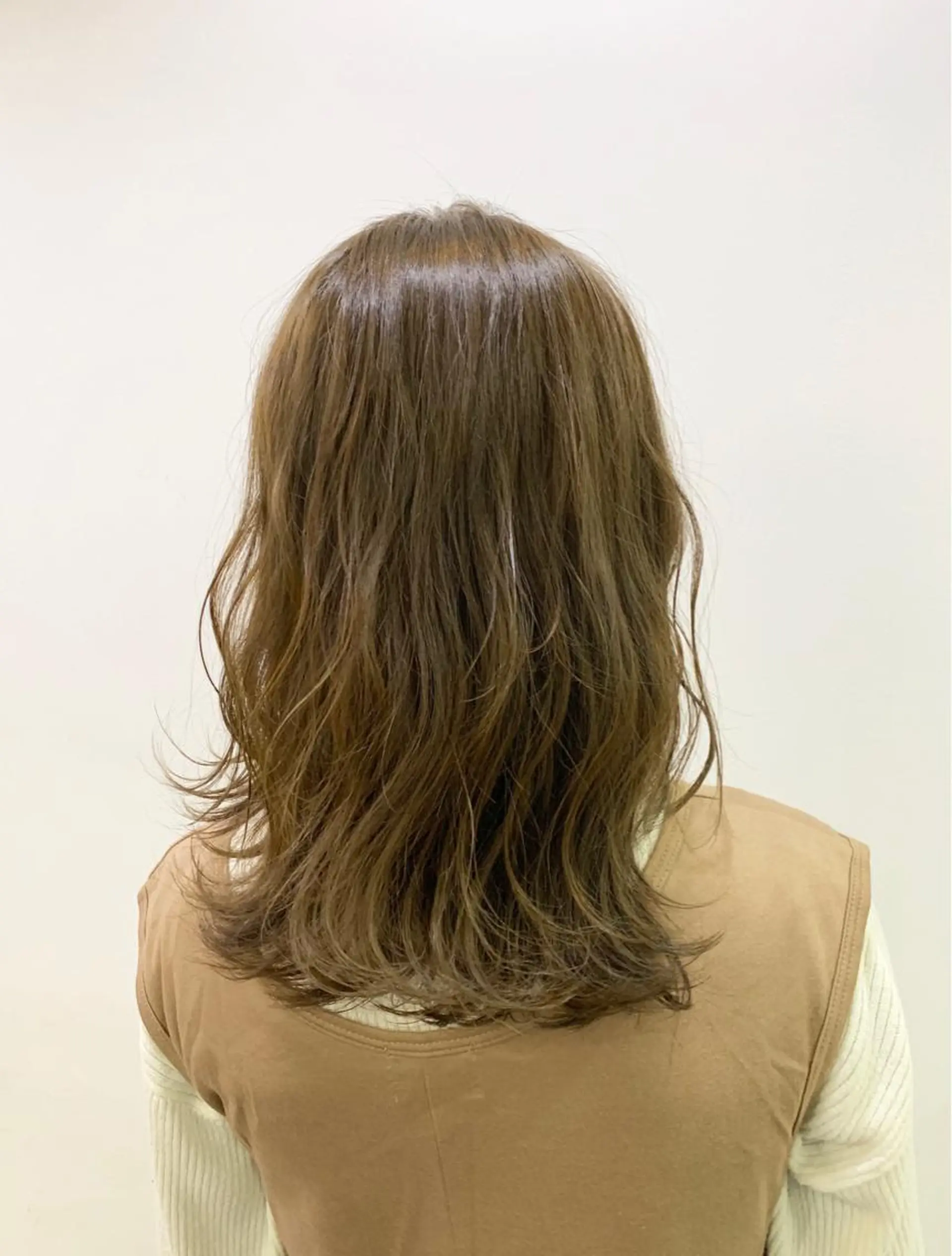 ミディアム カラー 斉藤 未佳のヘアスタイル