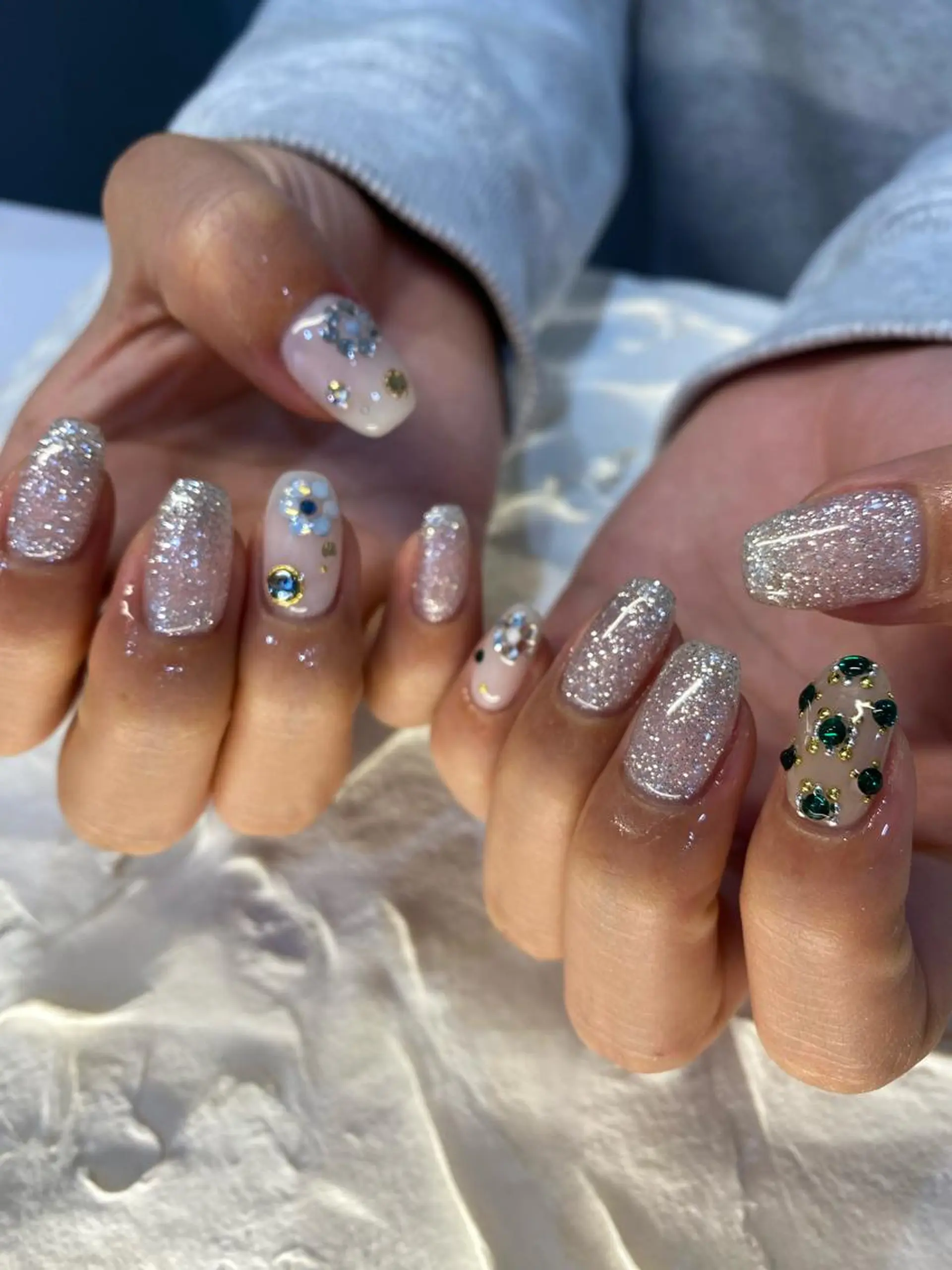 ネイル ストーンネイル nail salon eve...のネイルデザイン