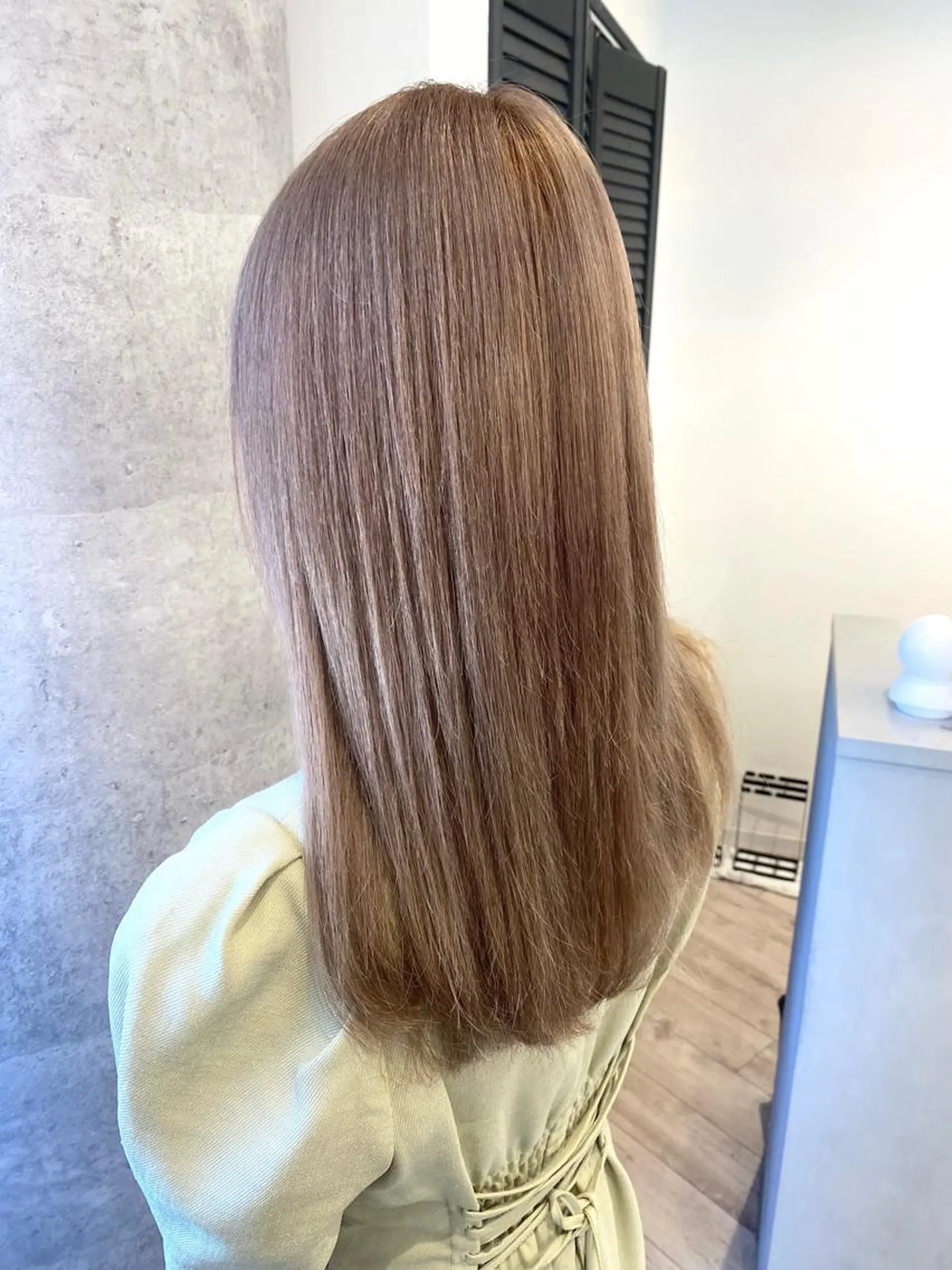 カラー ベージュカラー 透明感カラー ミルクティーベージュ ハイトーン特化サロン 🍑momo🍑のヘアスタイル