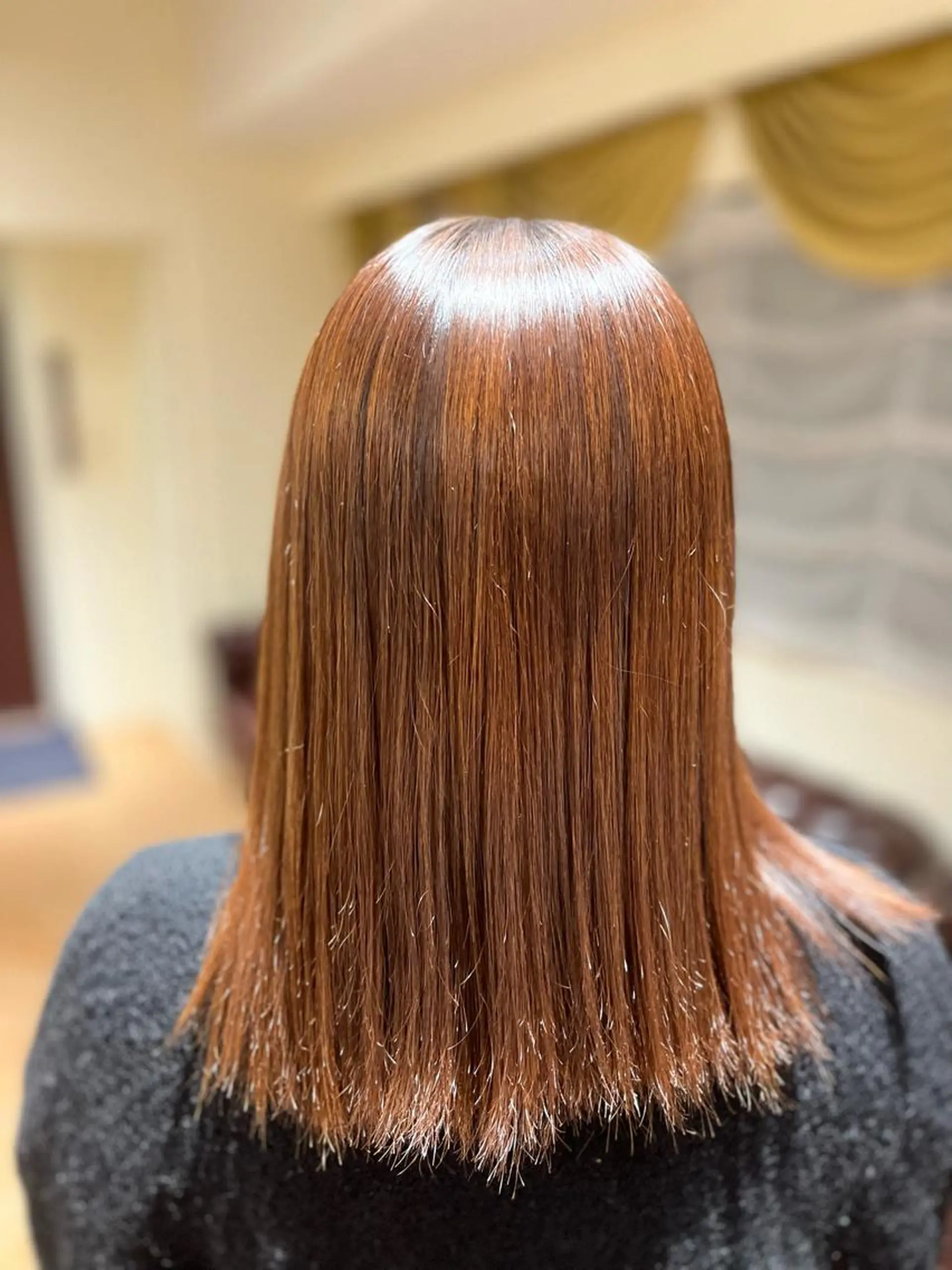 ミディアム レディースカット SHIORIのヘアスタイル